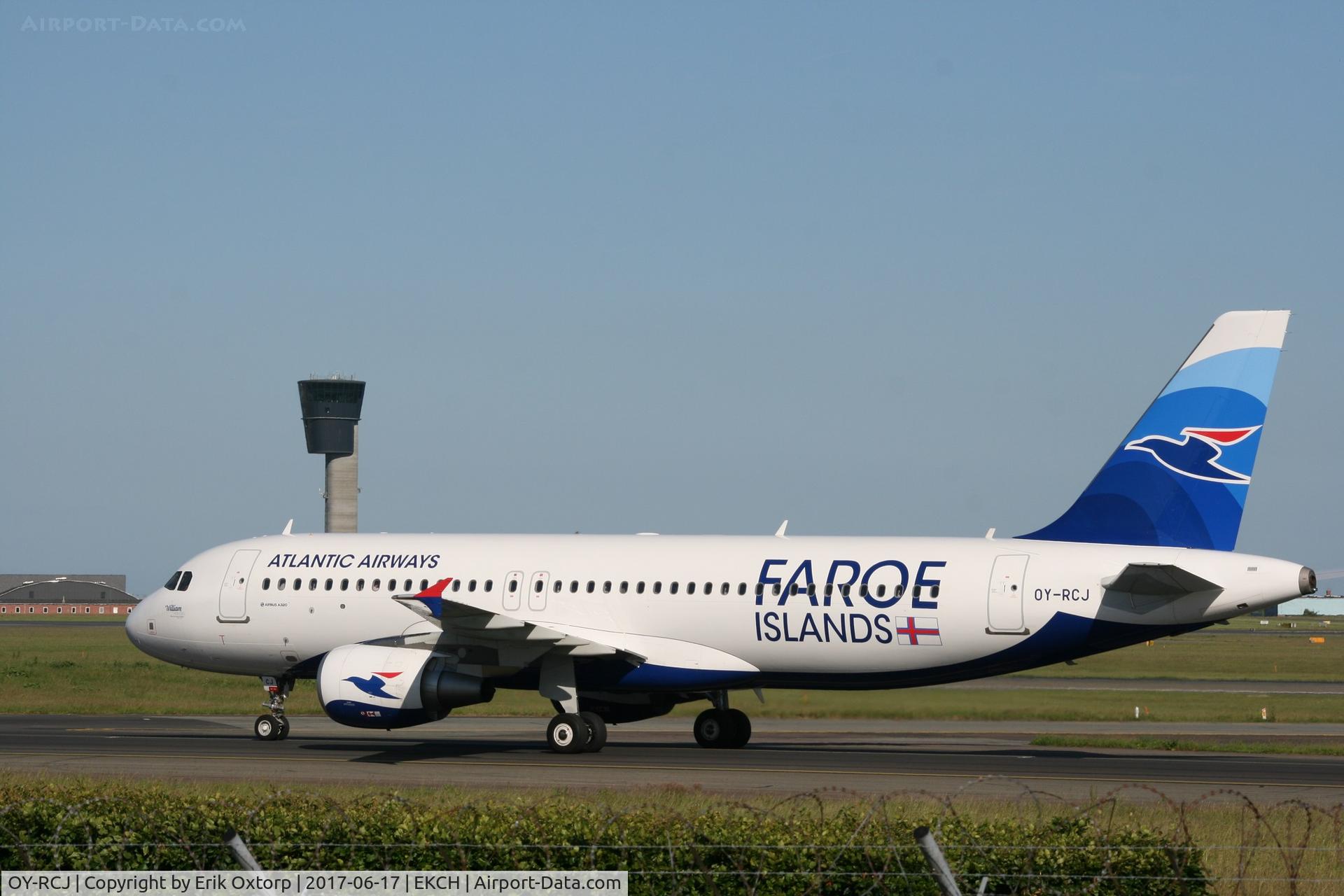 OY-RCJ, 2016 Airbus A320-214 C/N 7465, OY-RCJ just arrived rw 04L