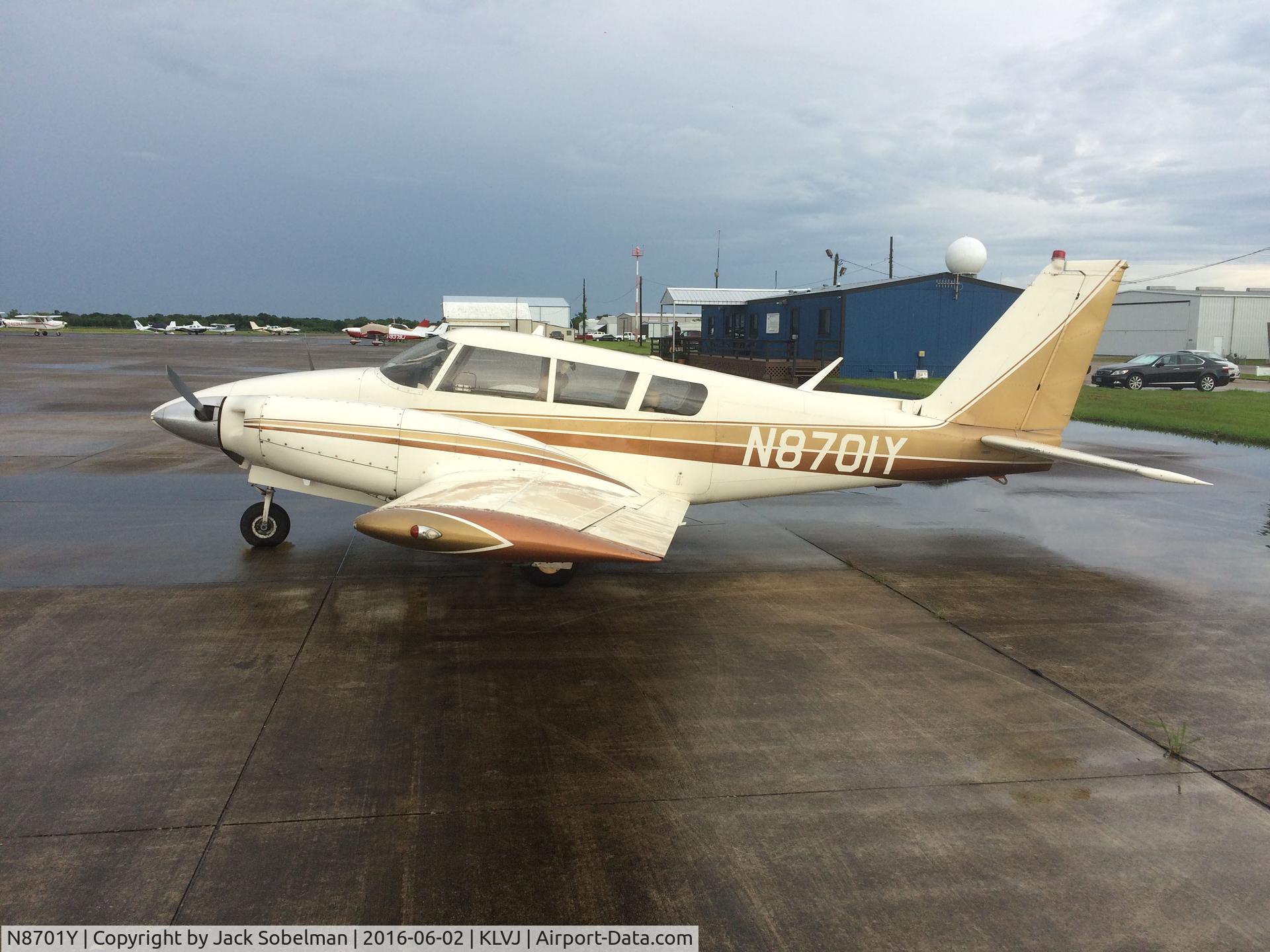 N8701Y, 1969 Piper PA-30-160 Twin Comanche Twin Comanche C/N 30-1849, Just Before I bought it.