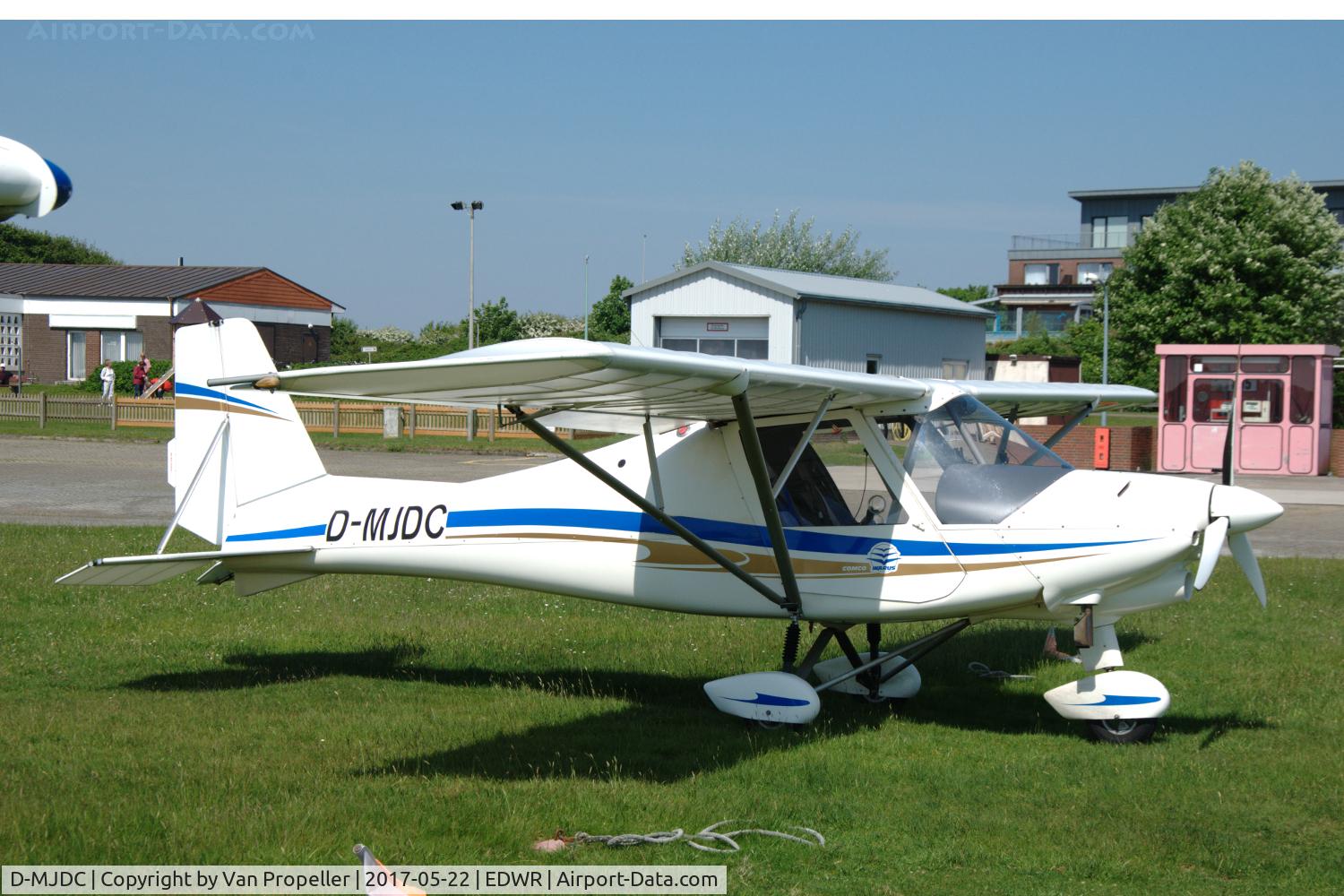 D-MJDC, Comco Ikarus C42 C/N Not found D-MJDC, Ikarus C42 at the airfield on the German island of Borkum