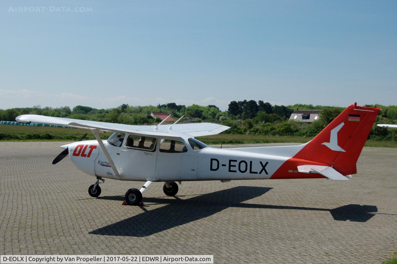 D-EOLX, 2006 Cessna 172R C/N 17281332, Cessna 172R of OFD Ostfriesischer-Flug-Dienst GmbH at the airfield of the German island of Borkum. Note that it is still wearing OLT titles, the previous name of the company