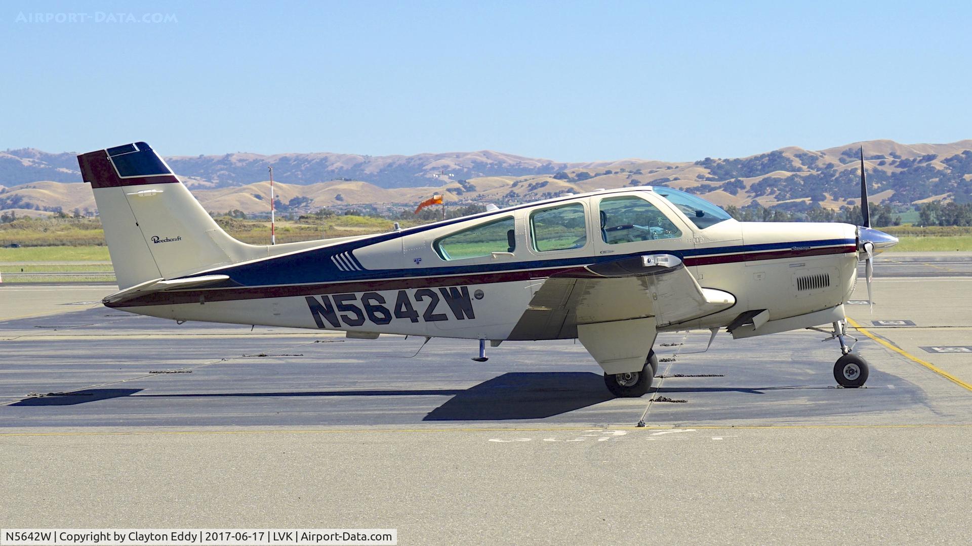 N5642W, 1989 Beech F33A Bonanza C/N CE-1419, Livermore Airport California 2017.