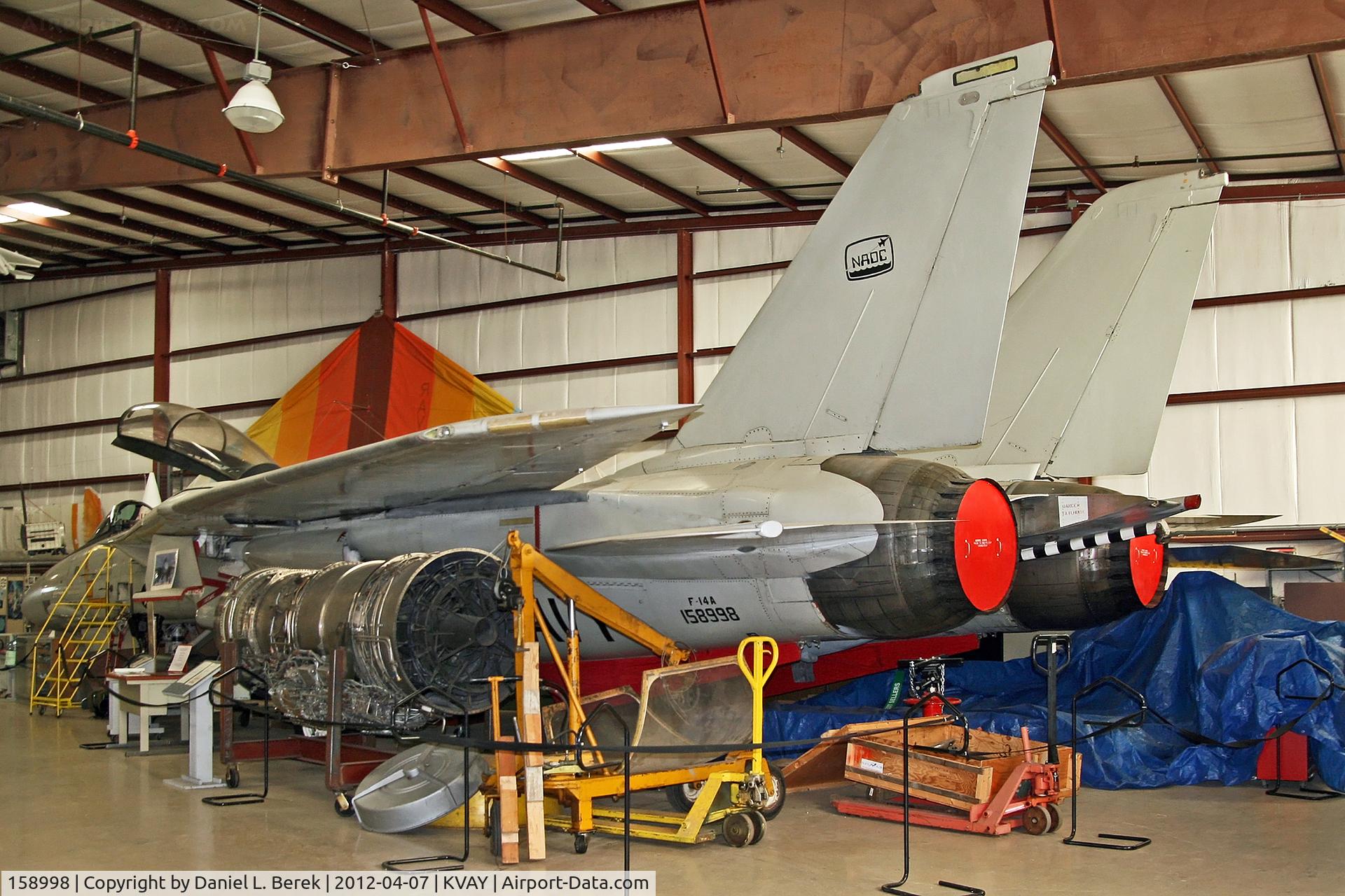 158998, Grumman F-14A-70-GR Tomcat C/N 59, This nice F-14 Tomcat is an exhibit at the Air Victory Museum, Lumberton, NJ.