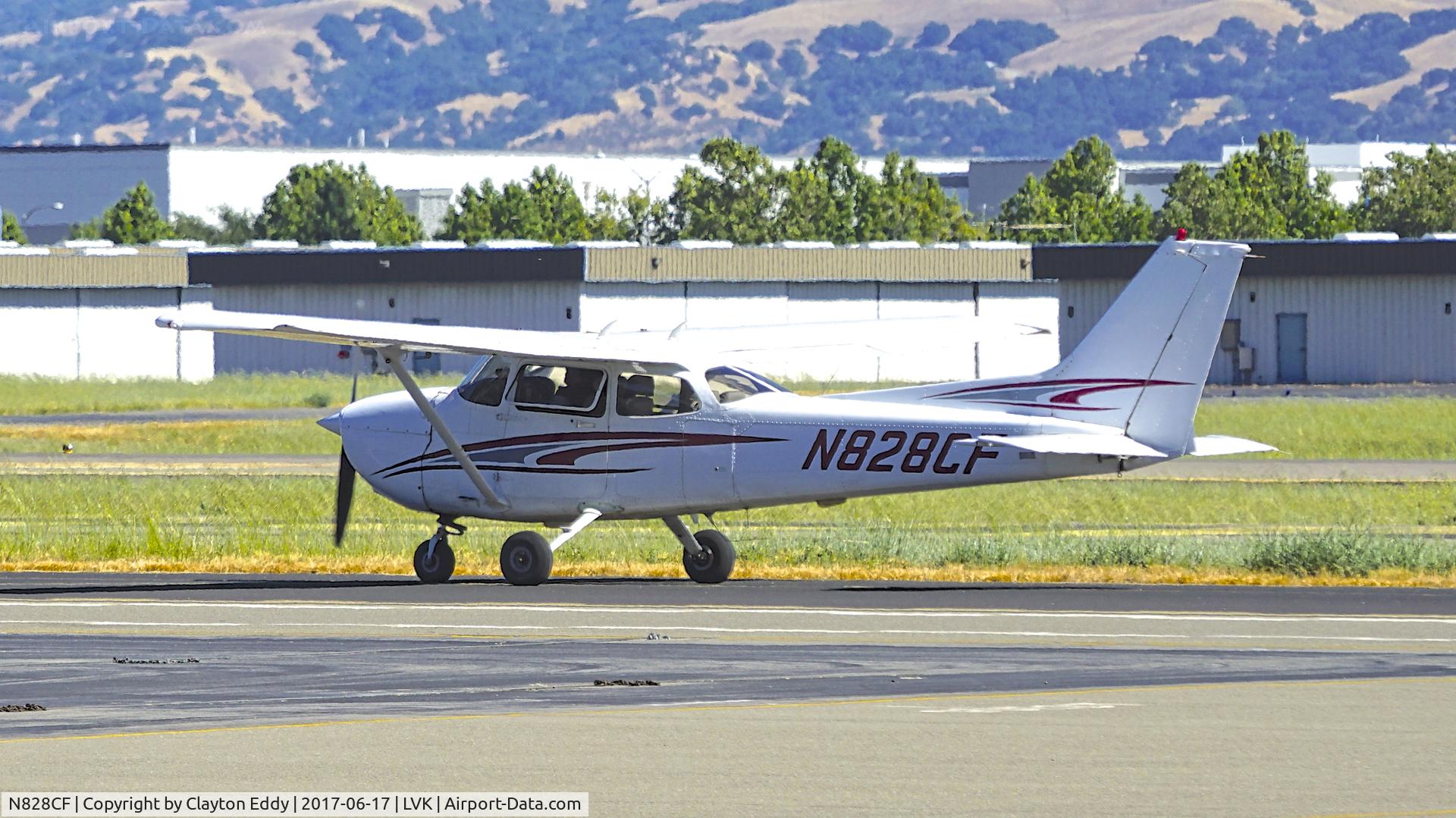 N828CF, 1998 Cessna 172R C/N 17280326, Livermore Airport California 2017.