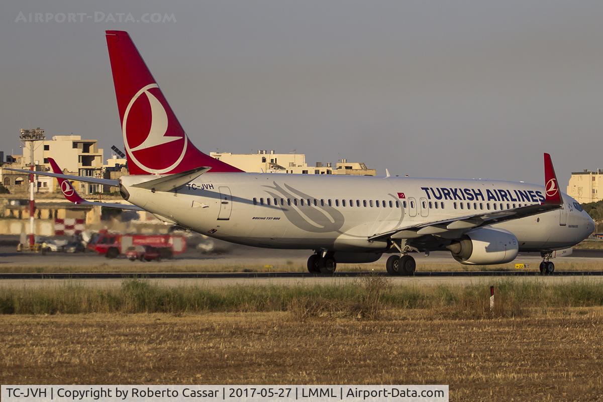 TC-JVH, 2015 Boeing 737-8F2 C/N 60012, Runway 13