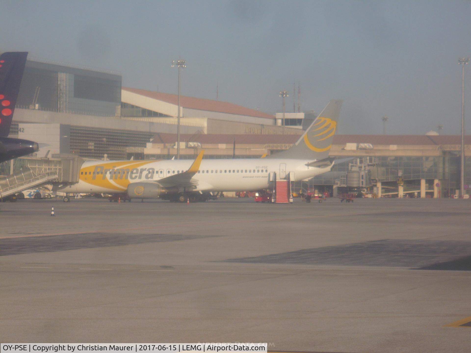 OY-PSE, 2000 Boeing 737-809 C/N 30664, Boeing 737-8Q8