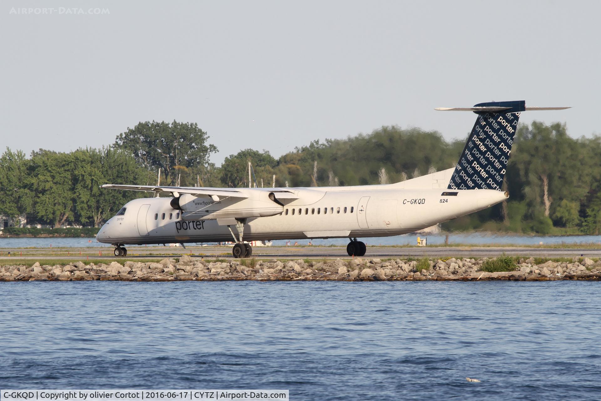 C-GKQD, 2011 De Havilland Canada DHC-8-402Q Dash 8 C/N 4361, Toronto city