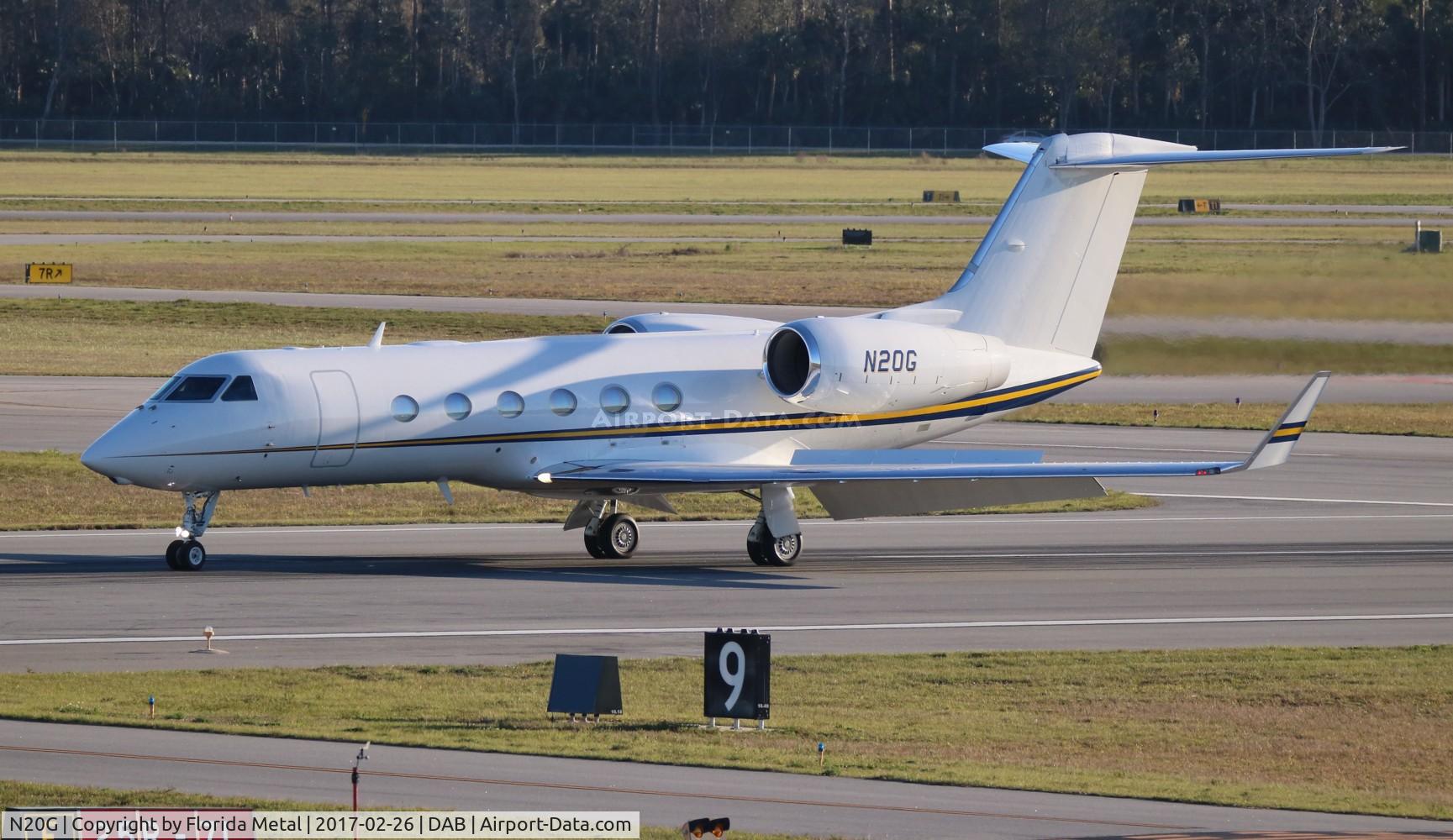 N20G, Gulfstream Aerospace GIV-X (G450) C/N 4212, Goodyear Tire