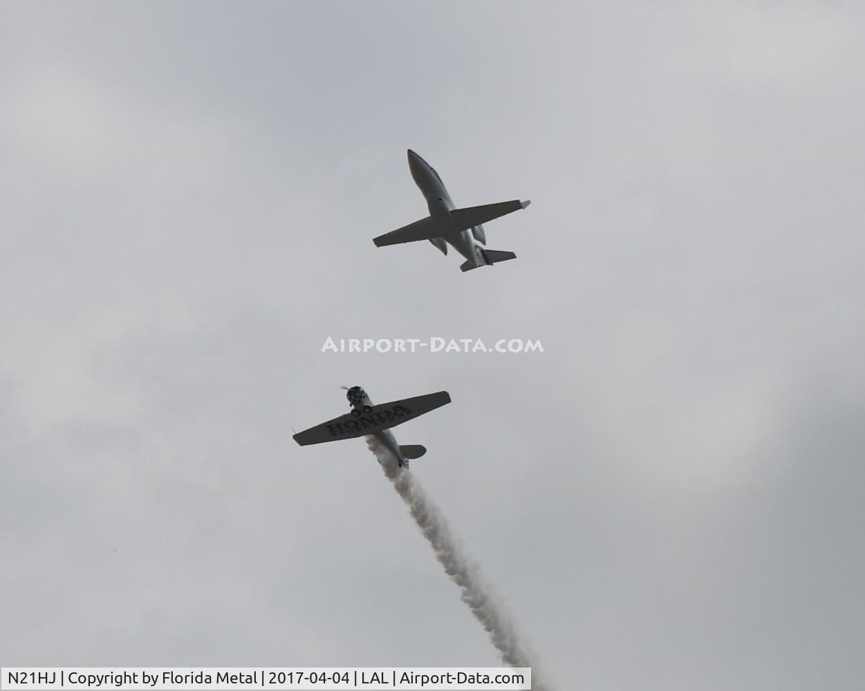 N21HJ, 2015 Honda HA-420 HondaJet C/N 42000014, Honda Jet with Honda/Aeroshell T-6