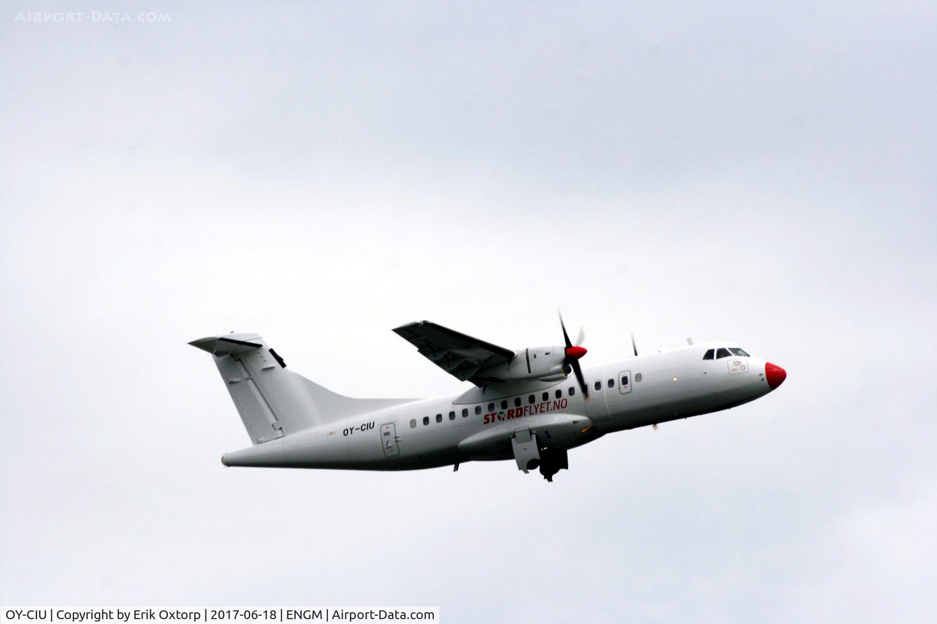 OY-CIU, 1988 ATR 42-312 C/N 112, OY-CIU in OSL with 