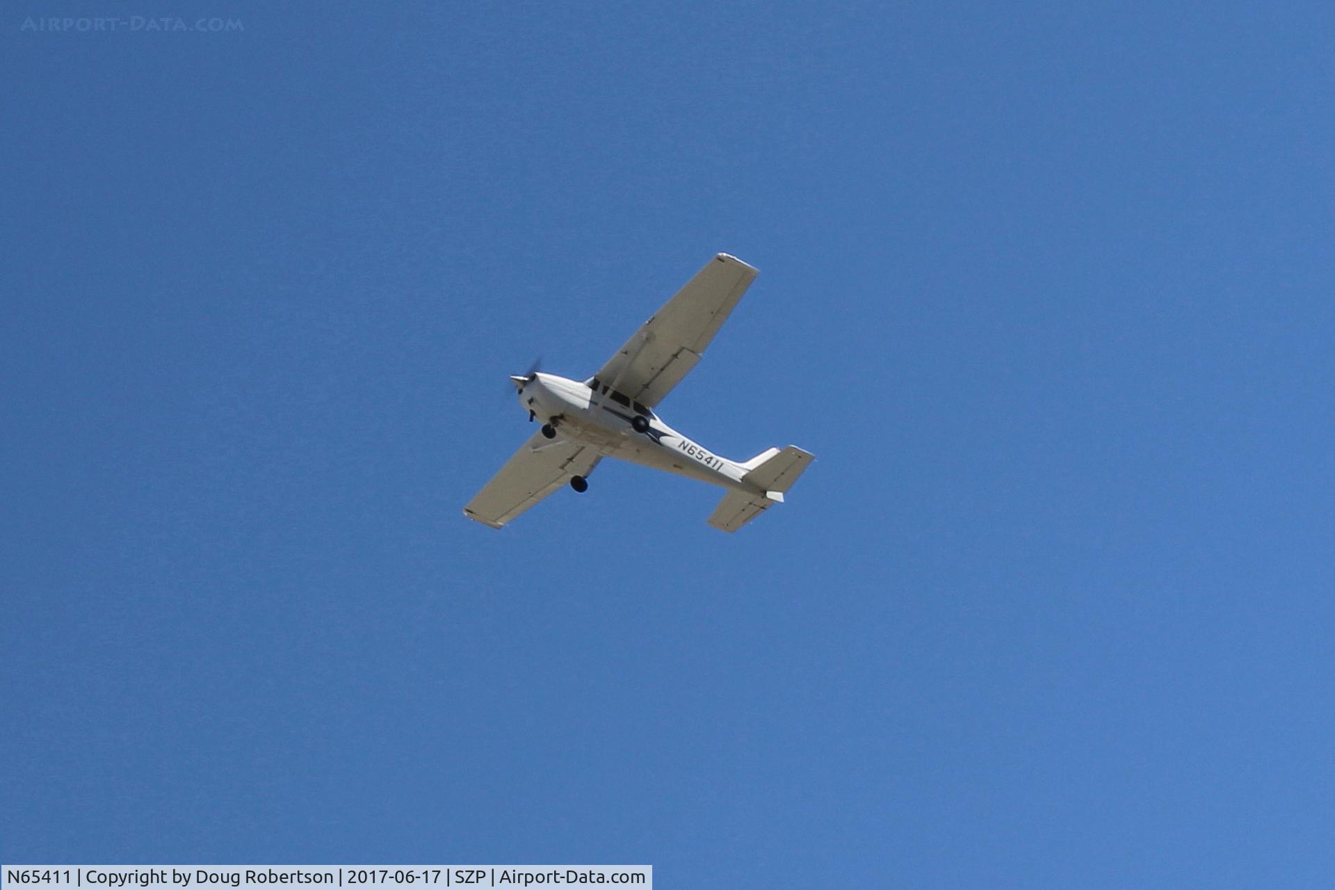 N65411, 2004 Cessna 172S C/N 172S9714, 2004 Cessna 172S SKYHAWK II SP, Lycoming IO-360-L2A 180 Hp, CS prop, takeoff climb Rwy 22