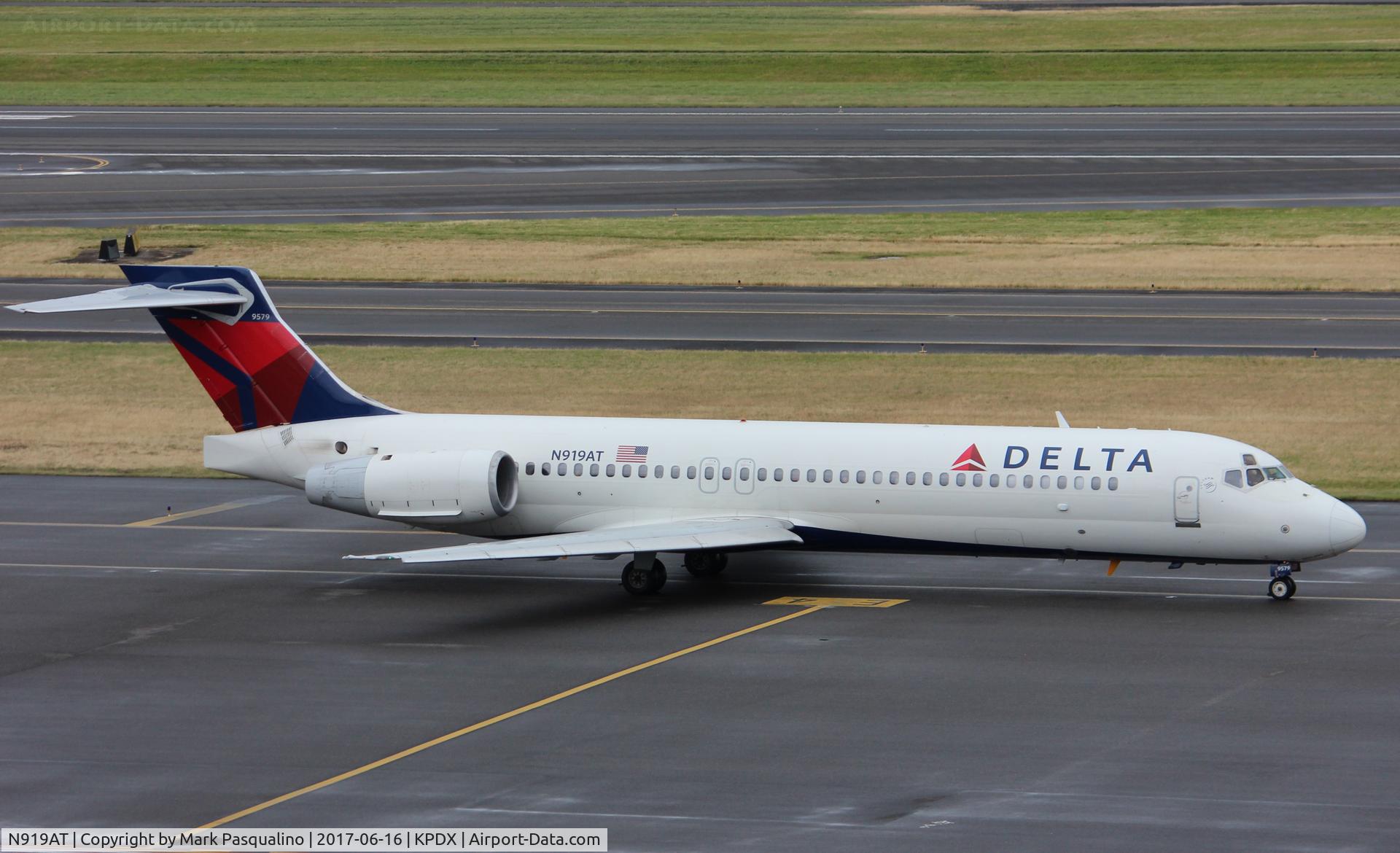 N919AT, 2001 Boeing 717-200 C/N 55084, Boeing 717-200