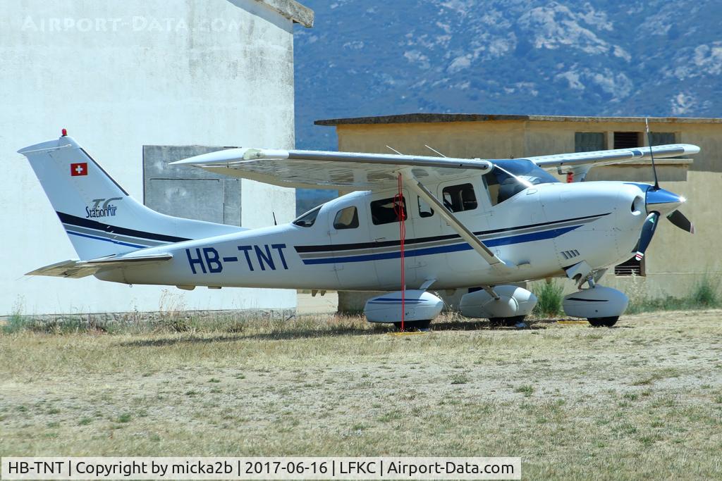 HB-TNT, 2001 Cessna T206H Turbo Stationair C/N T20608276, Parked