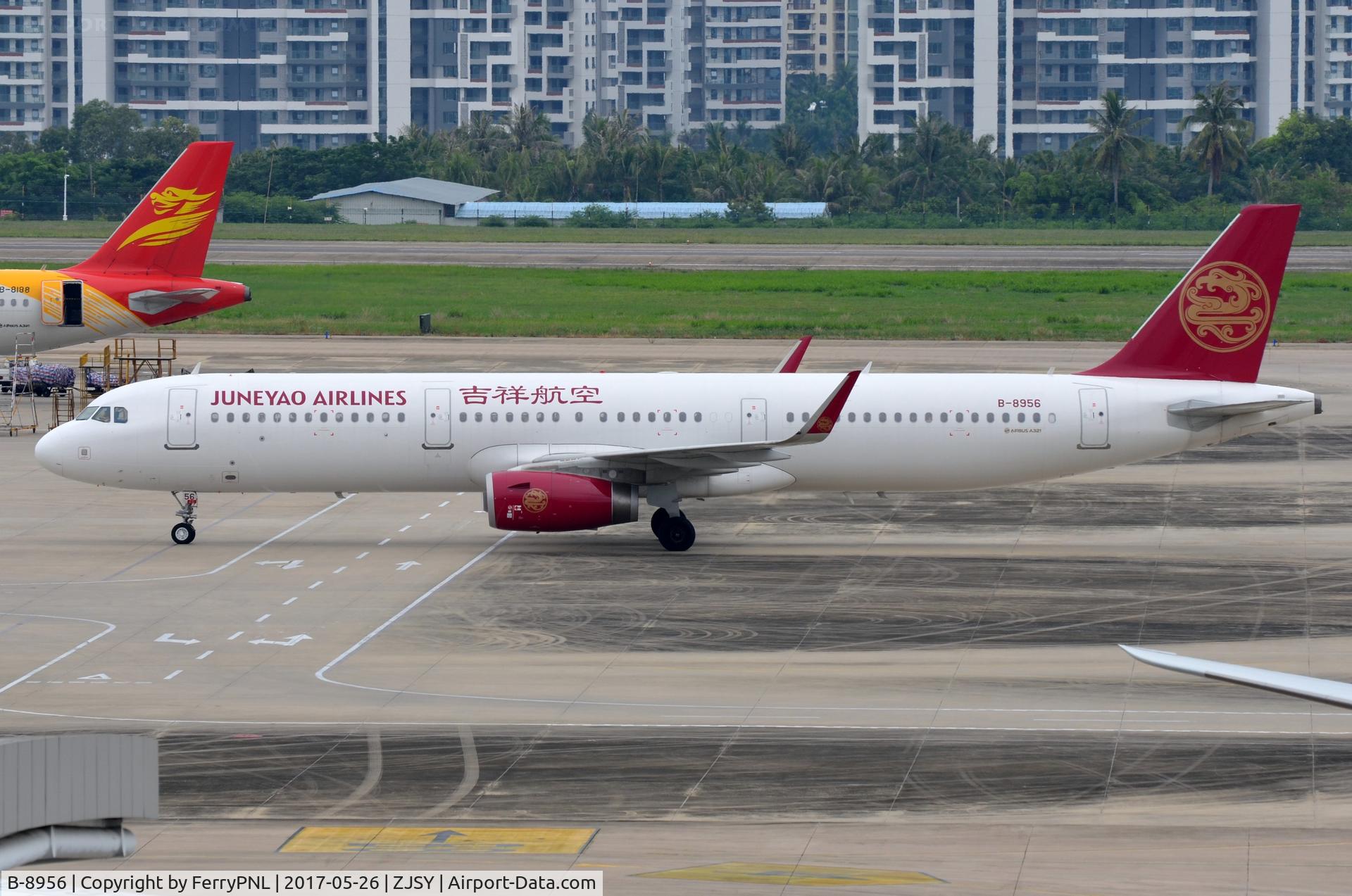 B-8956, 2017 Airbus A321-231 C/N 7492, Juneyao A321 taxying in