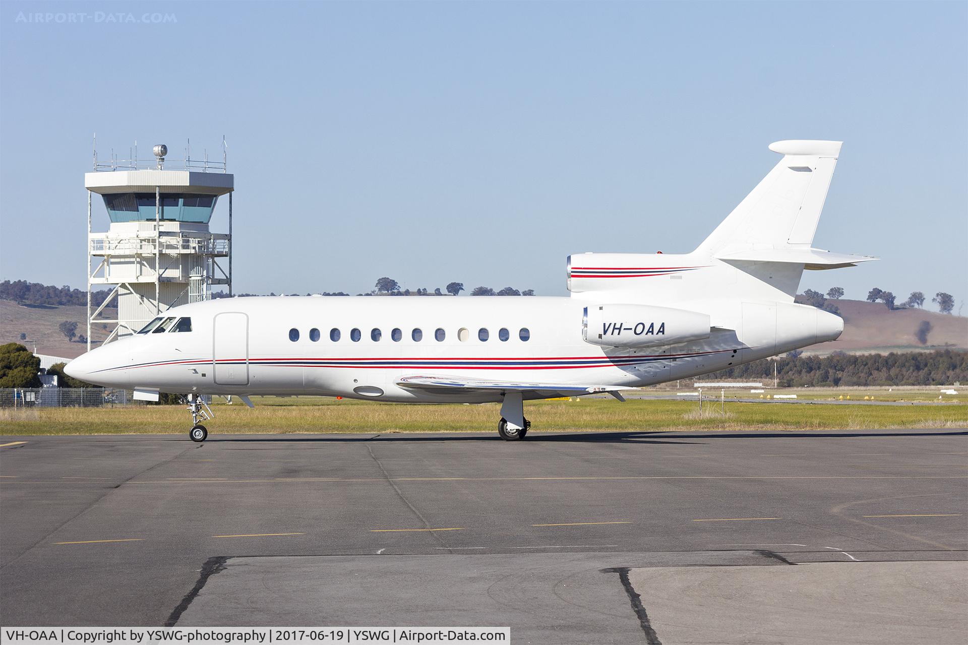 VH-OAA, 2001 Dassault Falcon 900 C/N 188, Shortstop Jet Charter (VH-OAA) Dassault Falcon 900C at Wagga Wagga Airport