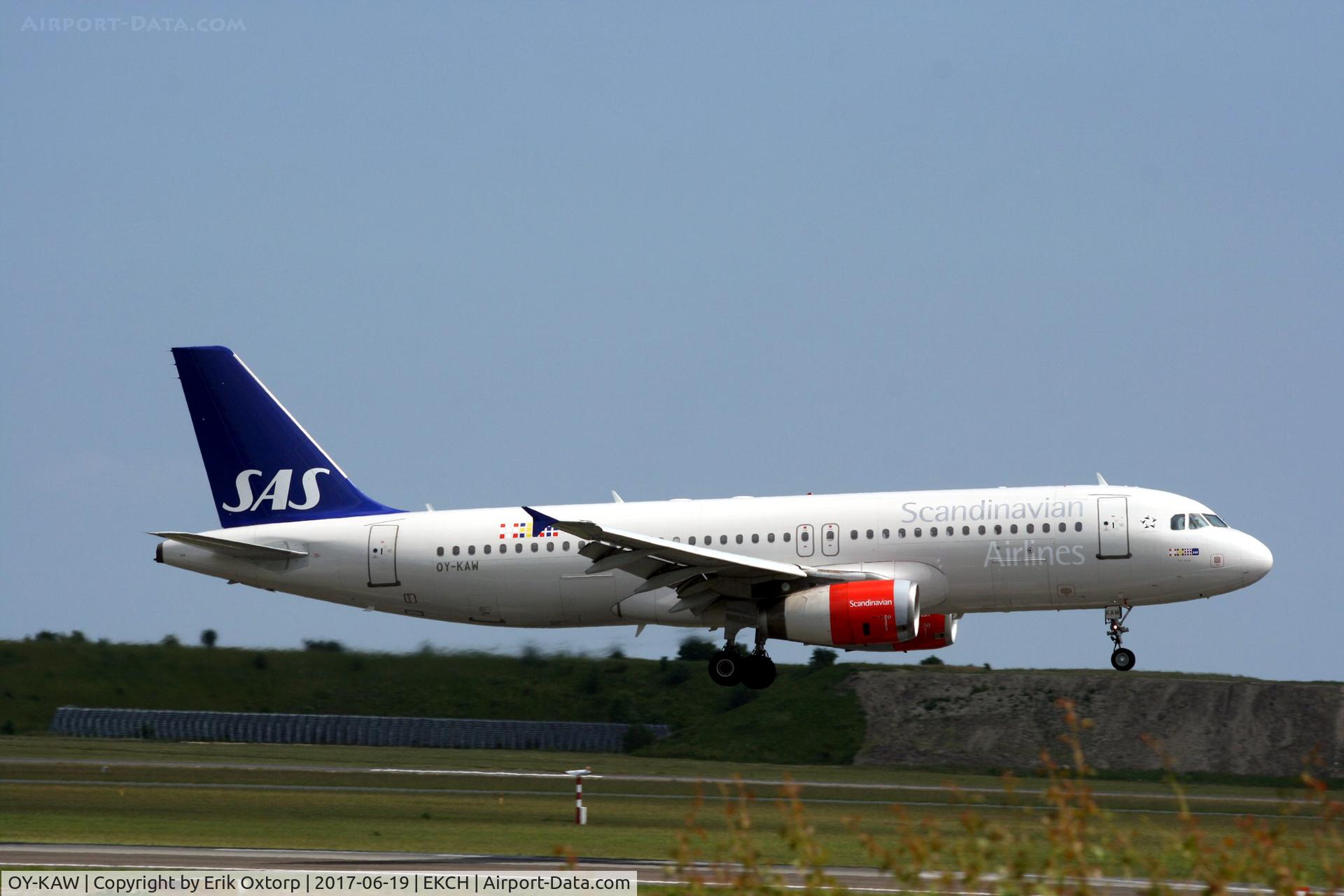 OY-KAW, 2006 Airbus A320-232 C/N 2817, OY-KAW landing rw 22R