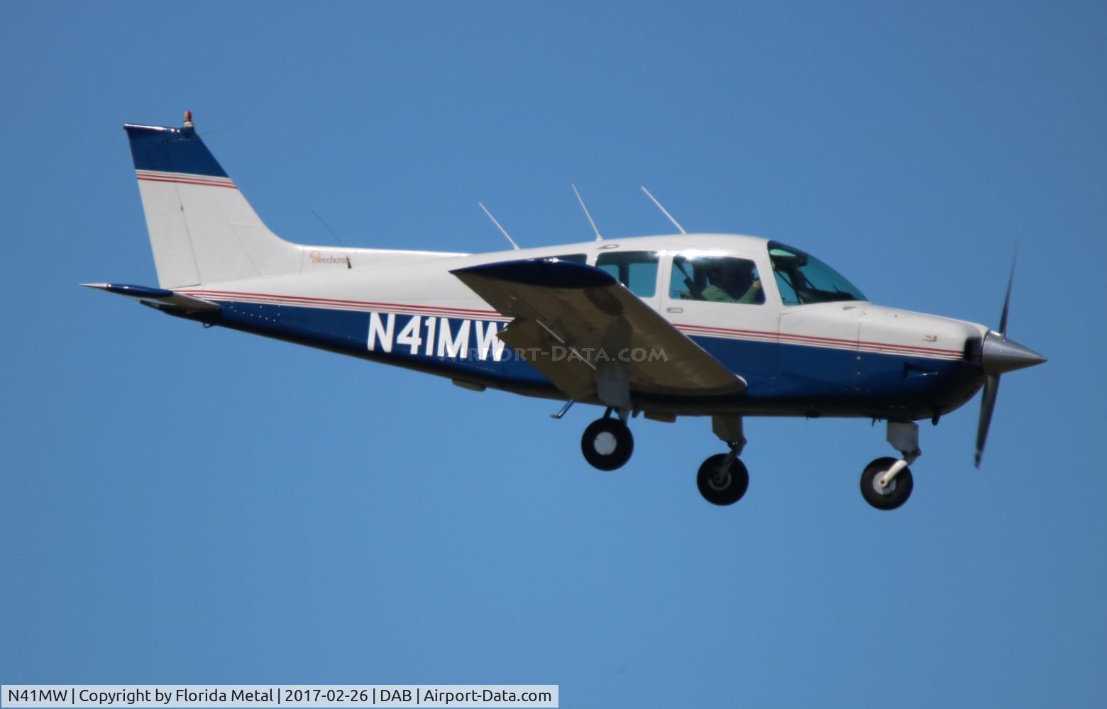 N41MW, 1978 Beech C23 Sundowner 180 C/N M-2103, Beech C23