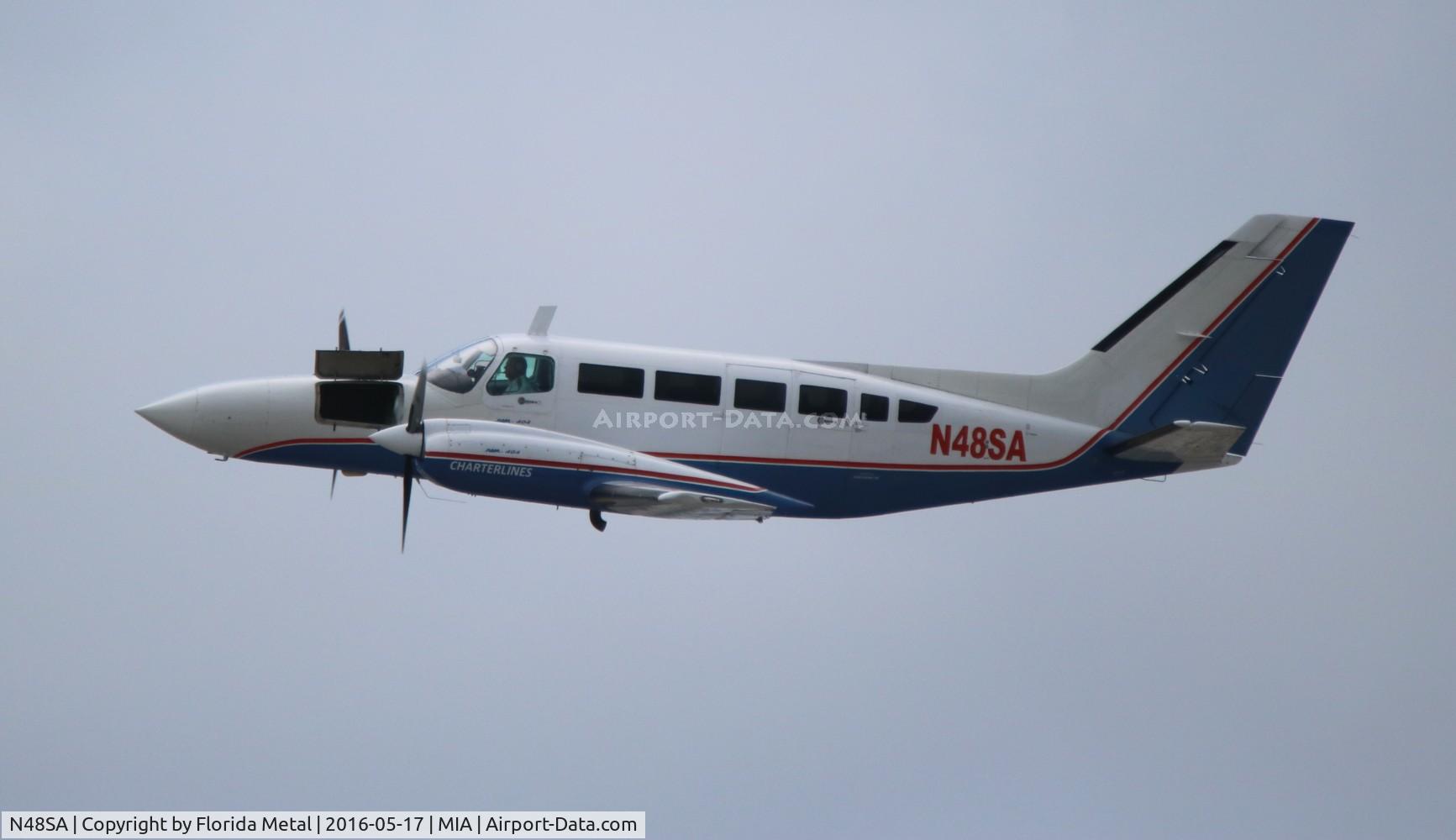 N48SA, 1979 Cessna 404 Titan C/N 404-0417, Cessna 404 with compartment open
