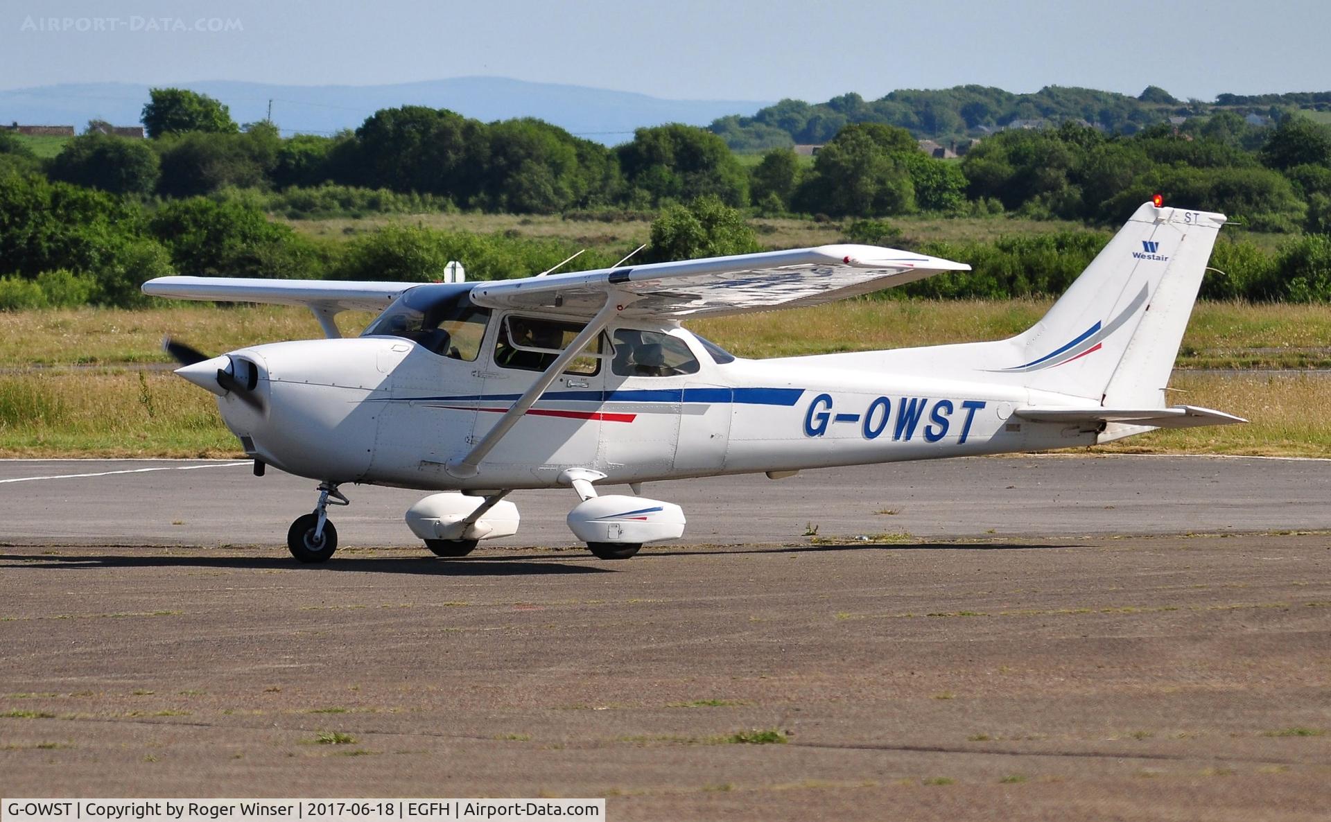 G-OWST, 1999 Cessna 172S C/N 172S-8163, Visiting Cessna Skyhawk.