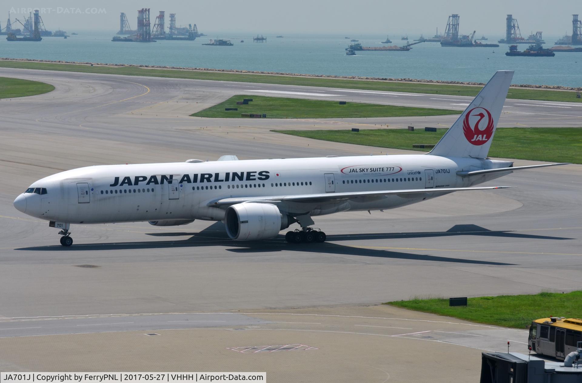 JA701J, 2002 Boeing 777-246/ER C/N 32889, JAL B772 arrived in HKG