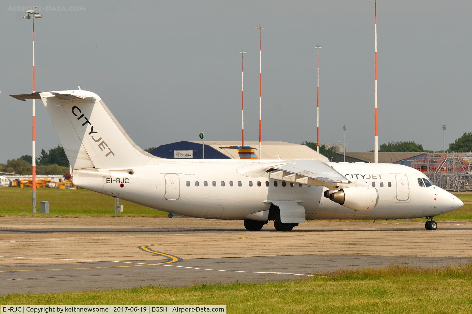 EI-RJC, 1998 British Aerospace Avro 146-RJ85 C/N E.2333, Arriving for maintenance.