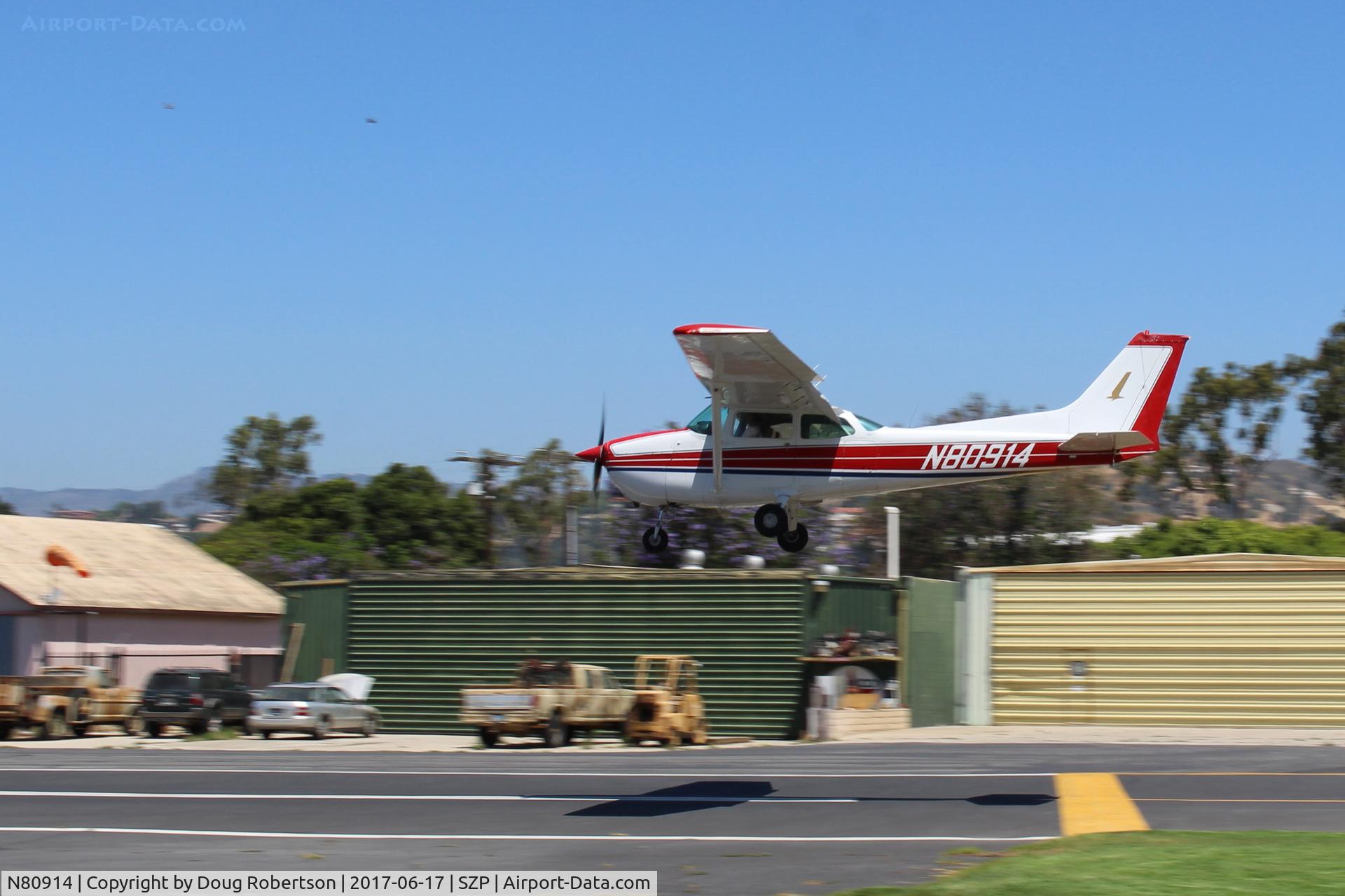 N80914, 1976 Cessna 172M C/N 17266799, 1976 Cessna 172M SKYHAWK. Lycoming O-320-E2D 150 Hp, on final Rwy 22