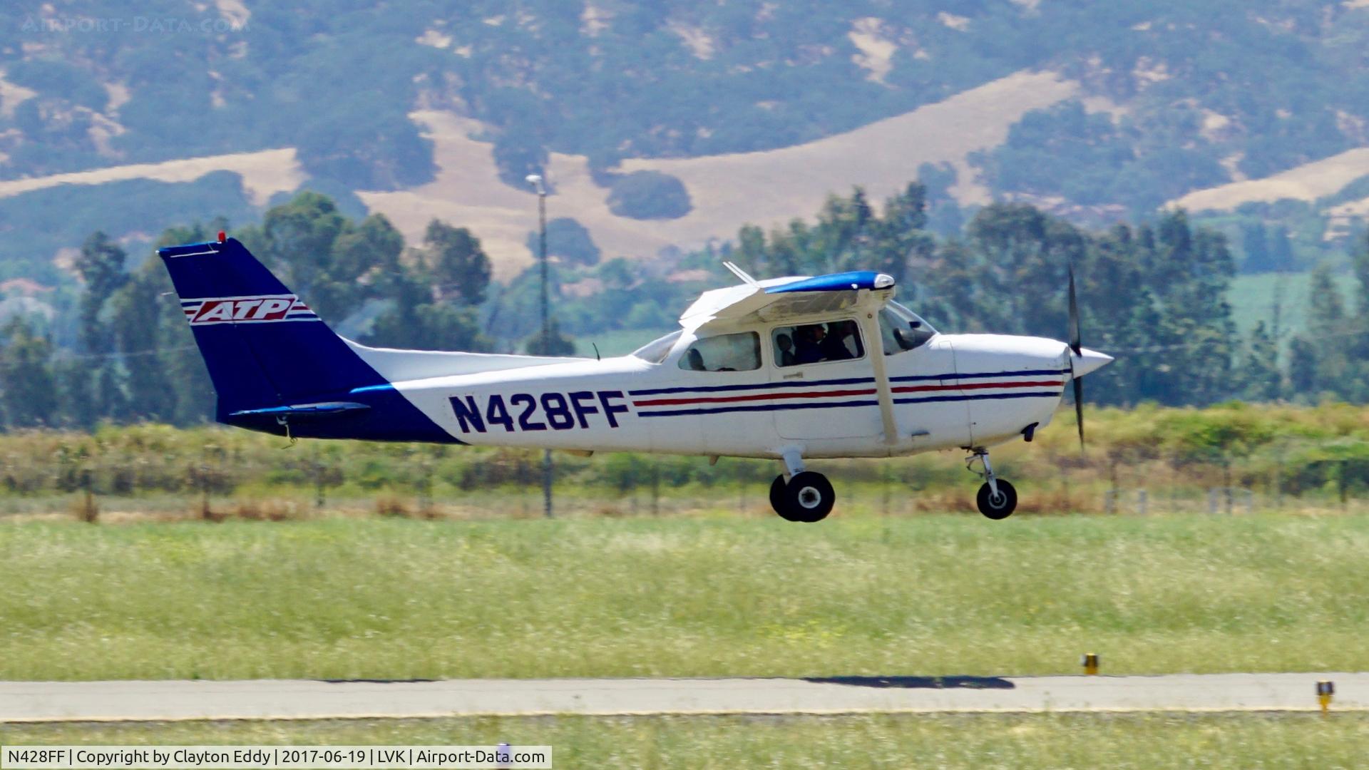 N428FF, 2004 Cessna 172R C/N 17281228, Livermore Airport California 2017.