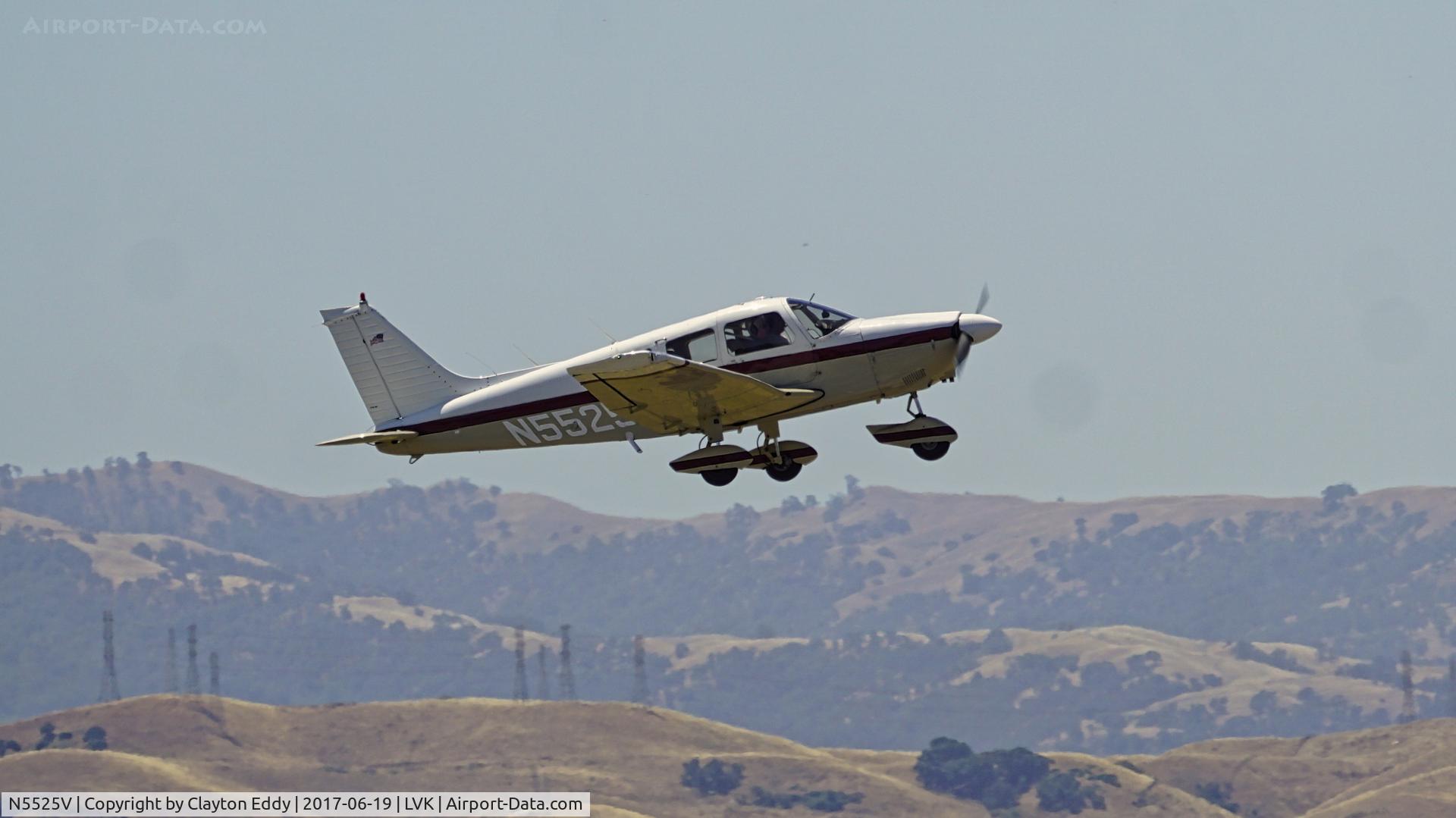 N5525V, Piper PA-28-181 C/N 28-7790481, Livermore Airport California. 2017.