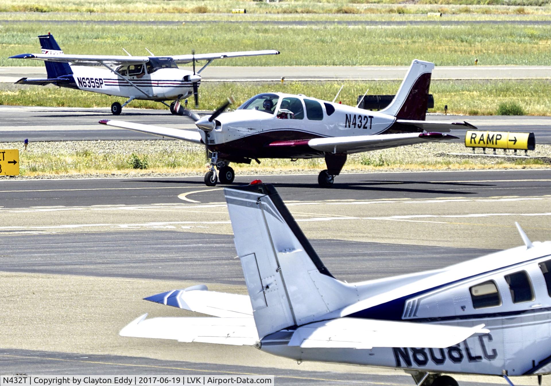 N432T, 1961 Beech 35-A33 Debonair C/N CD-288, Livermore Airport California. 2017.