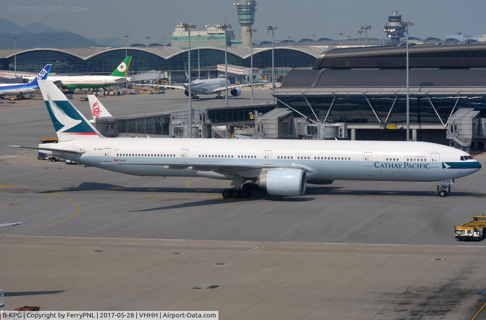 B-KPG, 2008 Boeing 777-367/ER C/N 35300, Cathay Pacific B773 to taxy out.