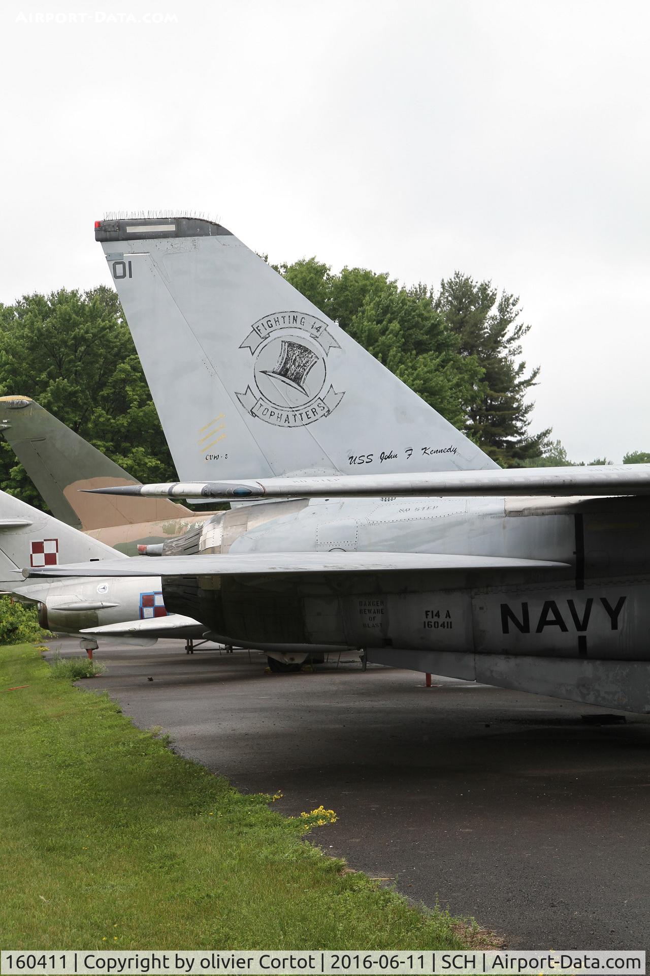 160411, Grumman F-14A C/N 267, tail view