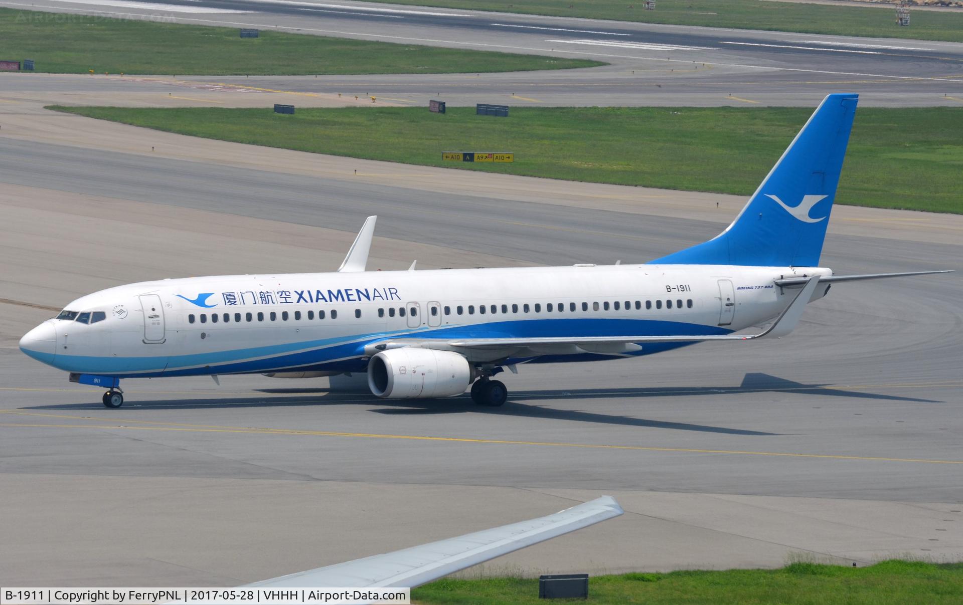 B-1911, 2013 Boeing 737-85C C/N 39907, Xiamen B738 taxying in after arrival in HKG.