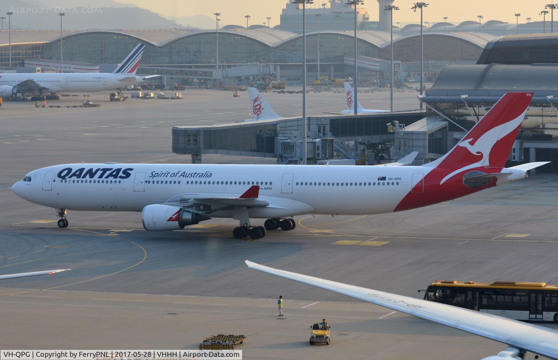 VH-QPG, 2004 Airbus A330-303 C/N 0603, Qantas A333