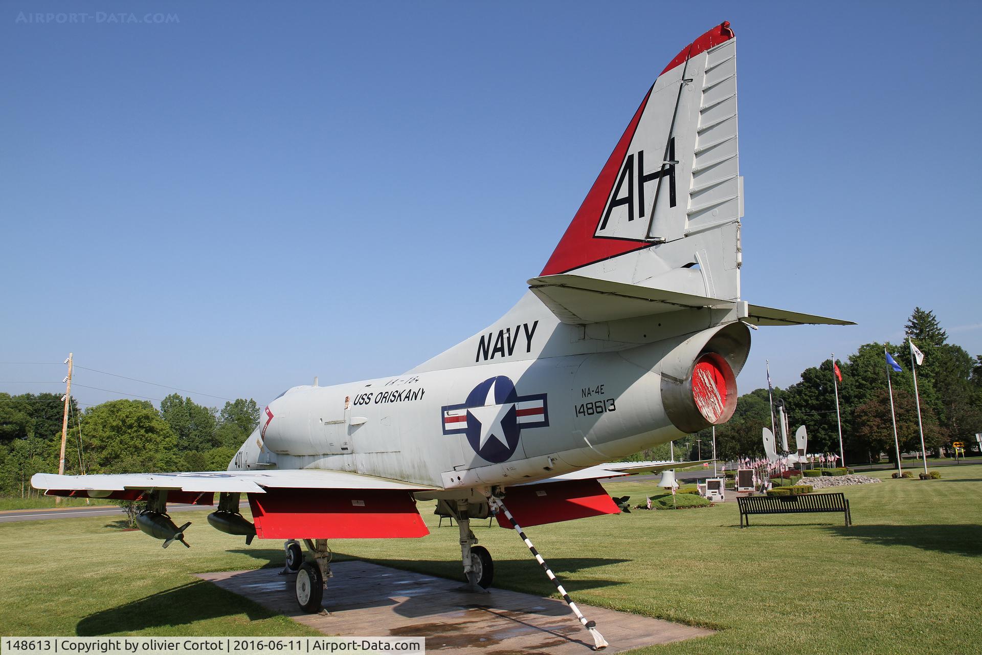 148613, Douglas A-4E Skyhawk C/N 12806, arresting hook and flaps down