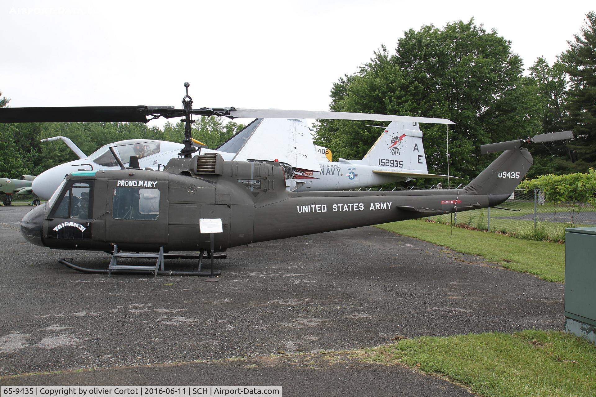 65-9435, 1965 Bell UH-1C Iroquois C/N 1335, profile view
