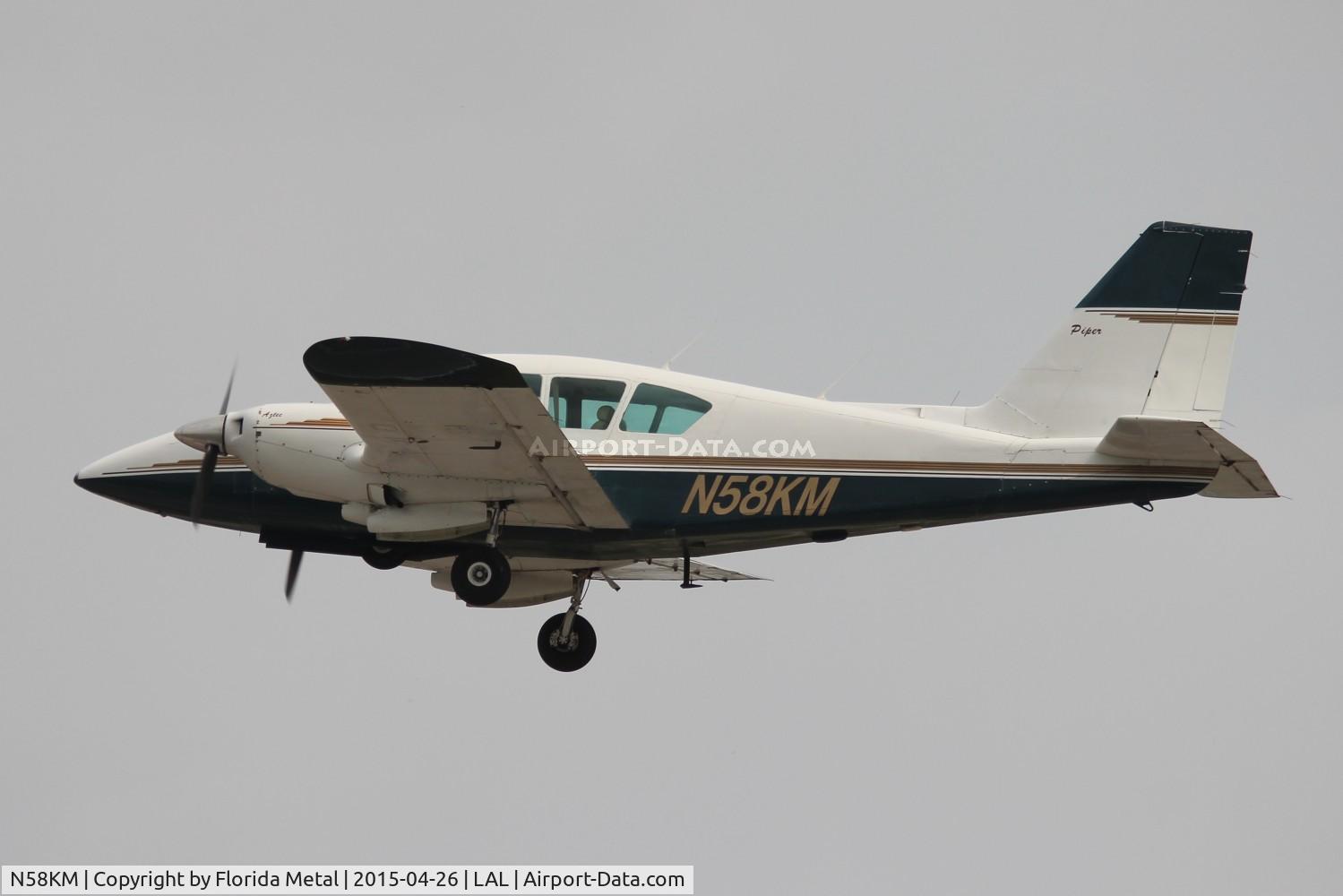 N58KM, 1974 Piper PA-23-250 Aztec C/N 27-7405440, PA-23-250