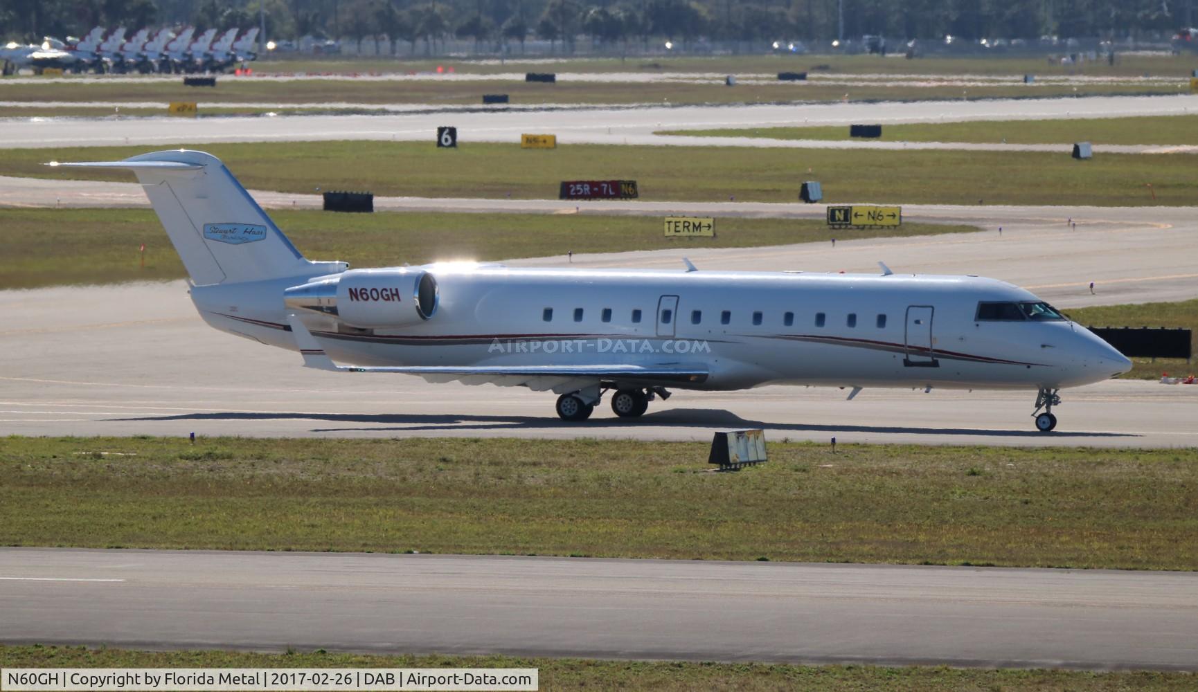 N60GH, 1998 Bombardier CRJ-200ER (CL-600-2B19) C/N 7274, Stewart Haas