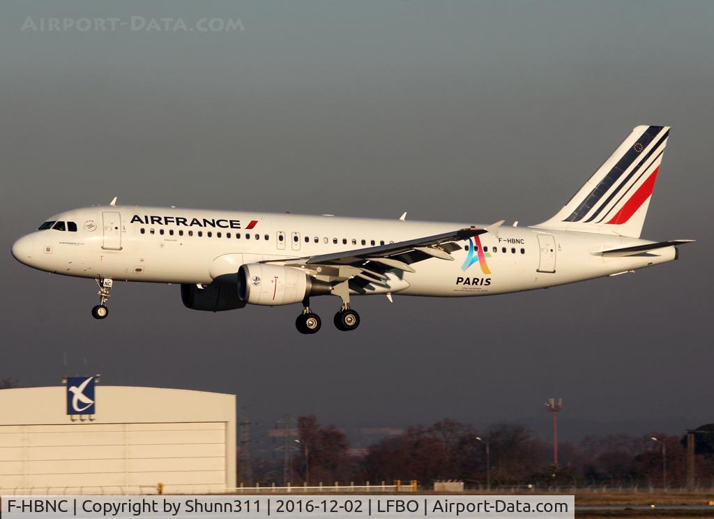 F-HBNC, 2010 Airbus A320-214 C/N 4601, Landing rwy 32R with additional 'Paris 2024' patch