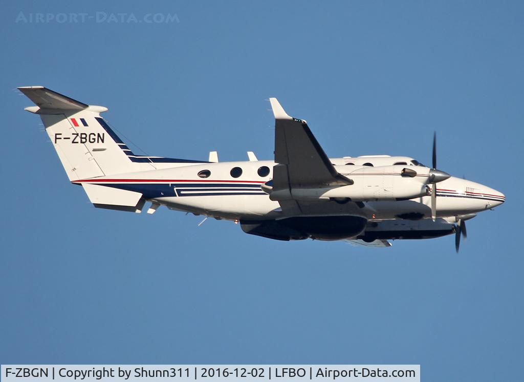 F-ZBGN, Hawker Beechcraft 350ER King Air (B300CER) C/N FL-781, Passing above rwy 14R for exercice