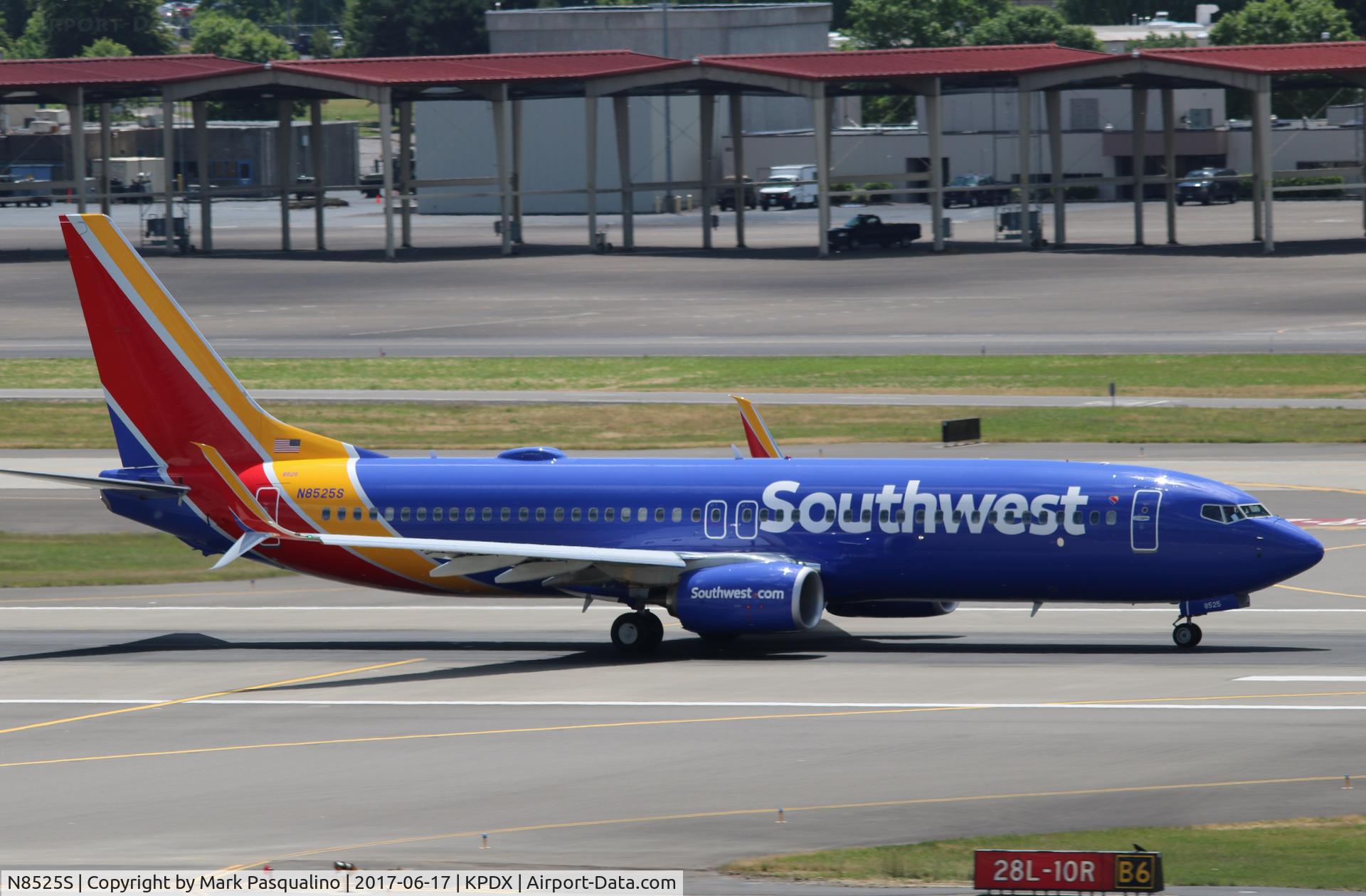 N8525S, 2017 Boeing 737-8H4 C/N 36949, Boeing 737-800