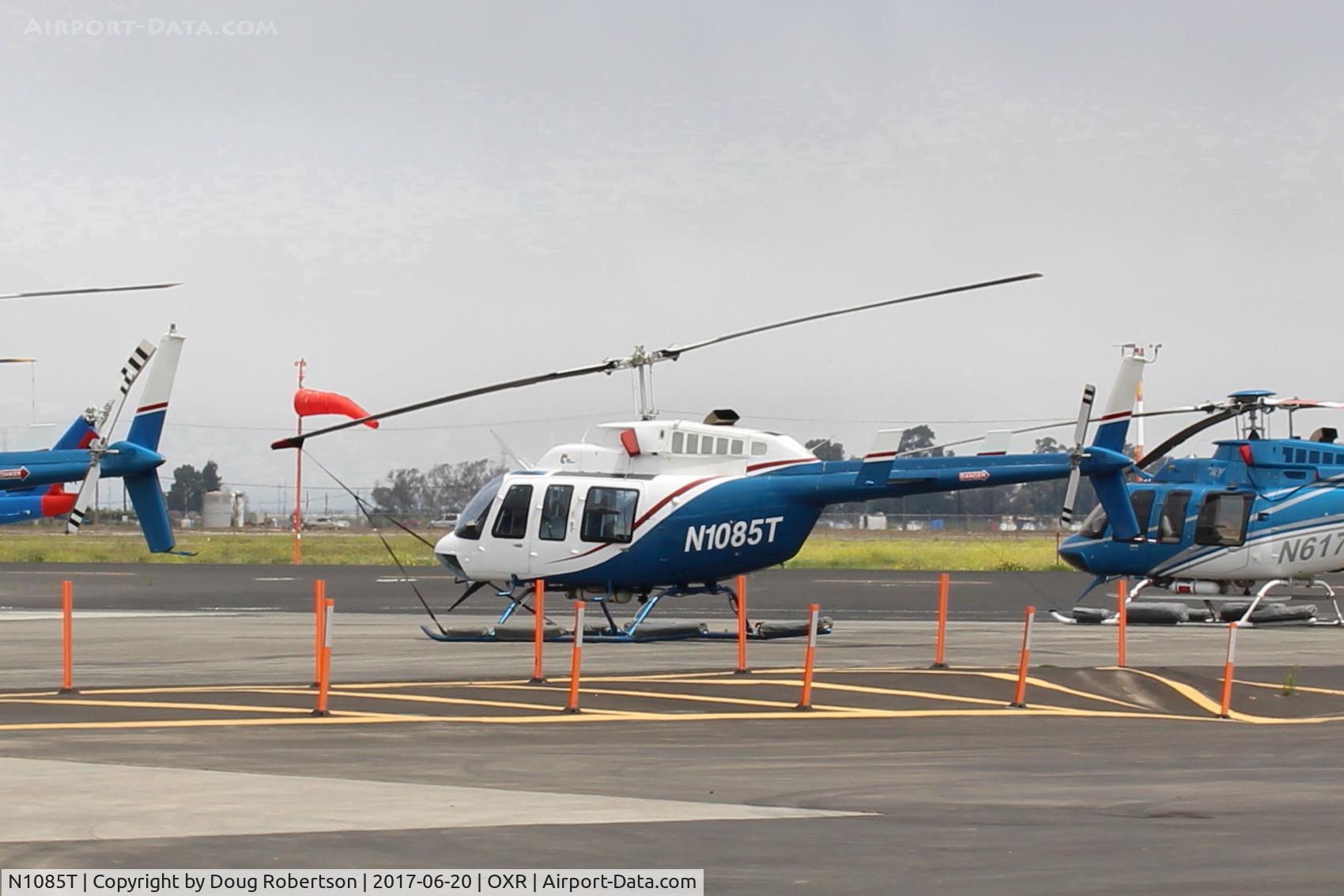 N1085T, 1980 Bell 206L-1 LongRanger II C/N 45376, 1980 Bell 206L-1 LongRanger II, one Allison 250-C28B TurboShaft 500 shp, LongRanger II introduced in 1978-this is a II, on Aspen Helicopters ramp