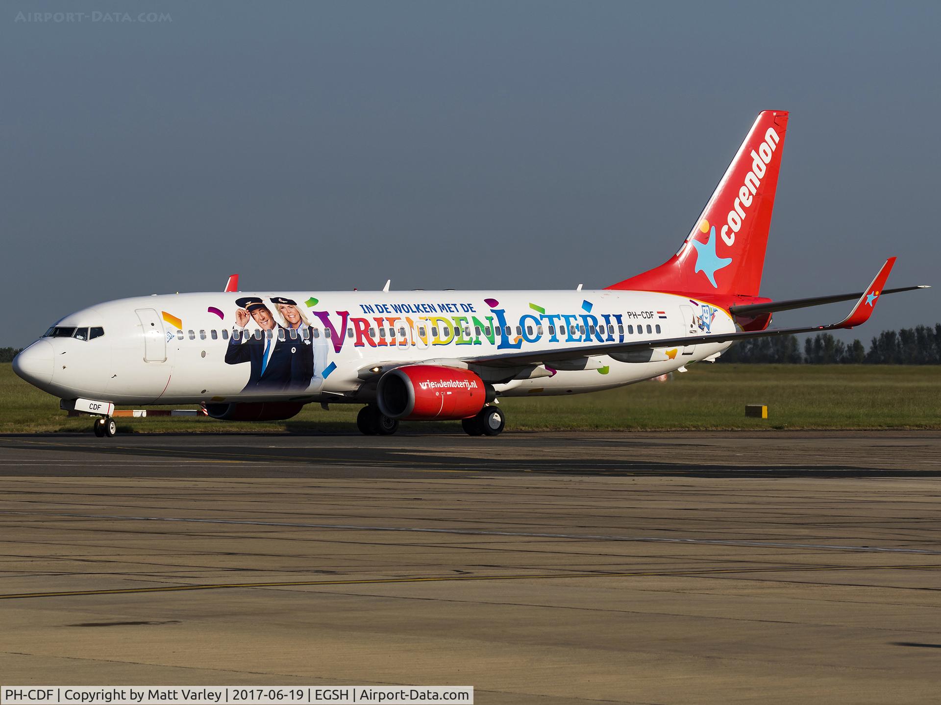 PH-CDF, 1999 Boeing 737-804 C/N 28227, Arriving at NWI....