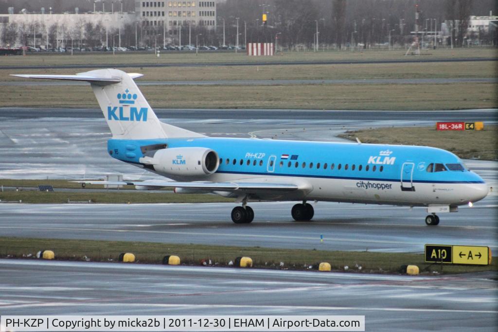PH-KZP, 1995 Fokker 70 (F-28-0070) C/N 11539, Taxiing