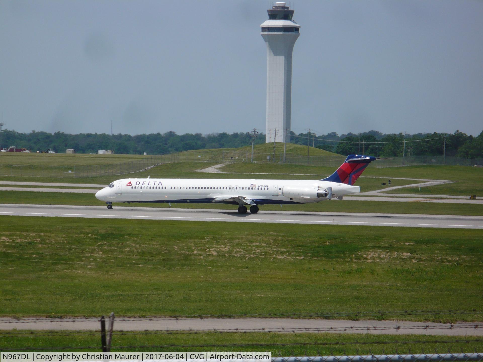N967DL, 1990 McDonnell Douglas MD-88 C/N 53116, Douglas MD-88