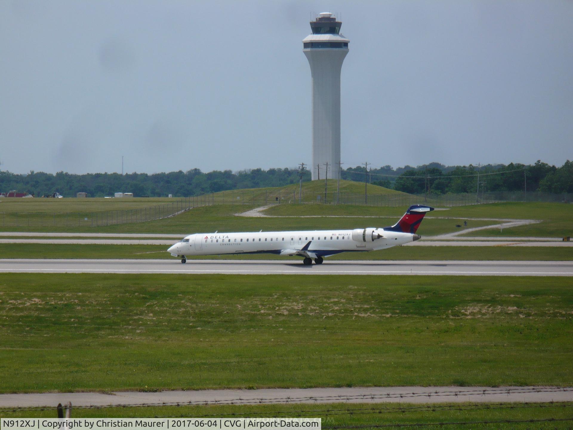 N912XJ, 2007 Bombardier CRJ-900ER (CL-600-2D24) C/N 15144, CRJ-900ER