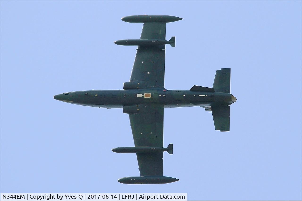 N344EM, 1991 Aermacchi MB-339CB C/N 6801/174, Aermacchi MB-339CB, Break before landing rwy 26, Landivisiau Naval Air Base (LFRJ) Tiger Meet 2017