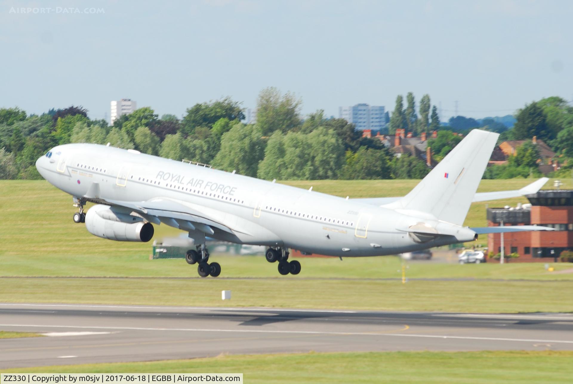 ZZ330, 2009 Airbus KC2 Voyager (A330-243MRTT) C/N 1046, As she takes off, for a short re-positioning flight to Brize