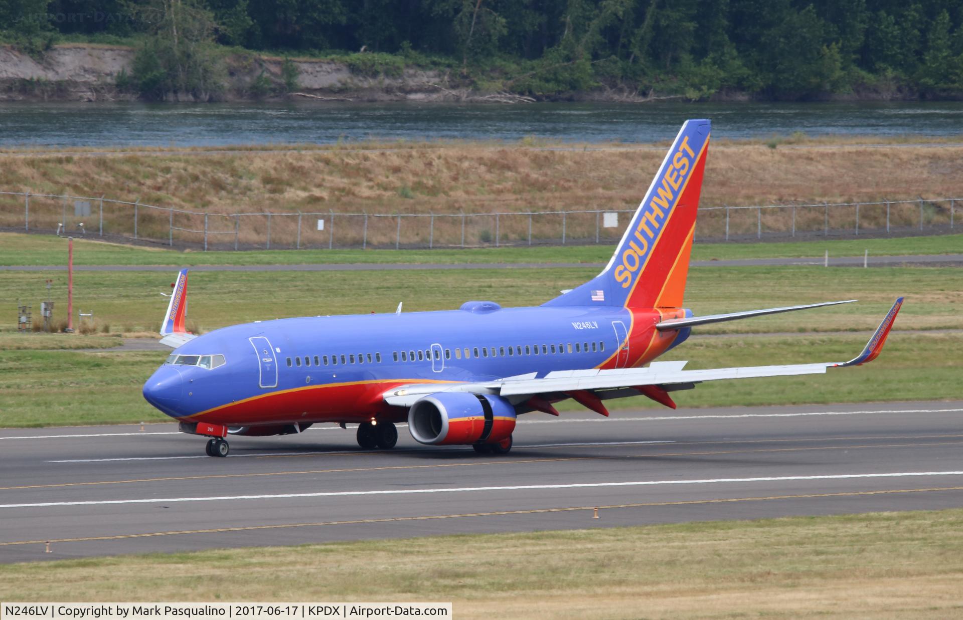 N246LV, 2006 Boeing 737-7H4 C/N 32507, Boeing 737-700
