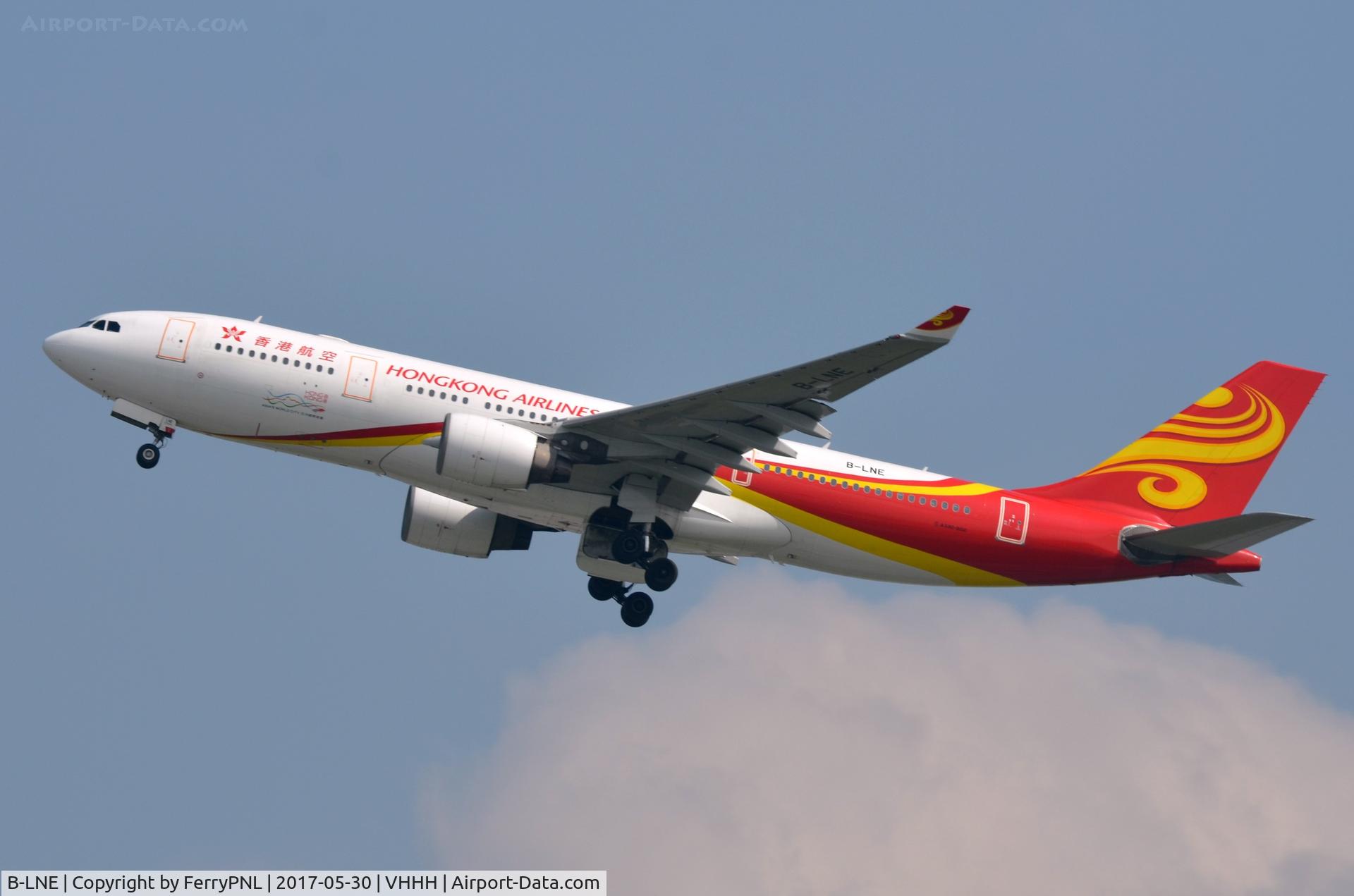 B-LNE, 2010 Airbus A330-223 C/N 1039, Hongkong A332 lifting off.