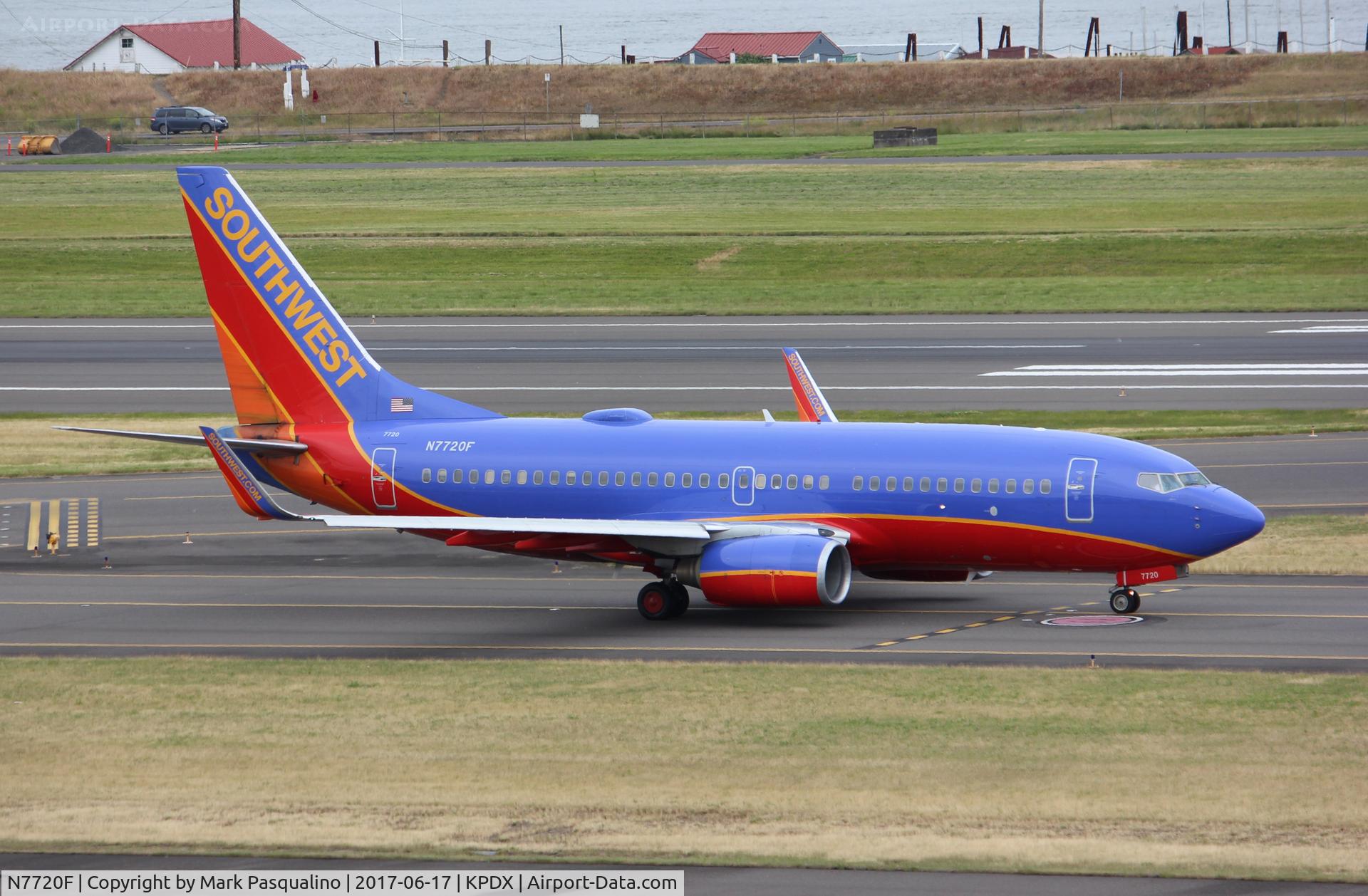 N7720F, 2006 Boeing 737-7BD C/N 33922, Boeing 737-700