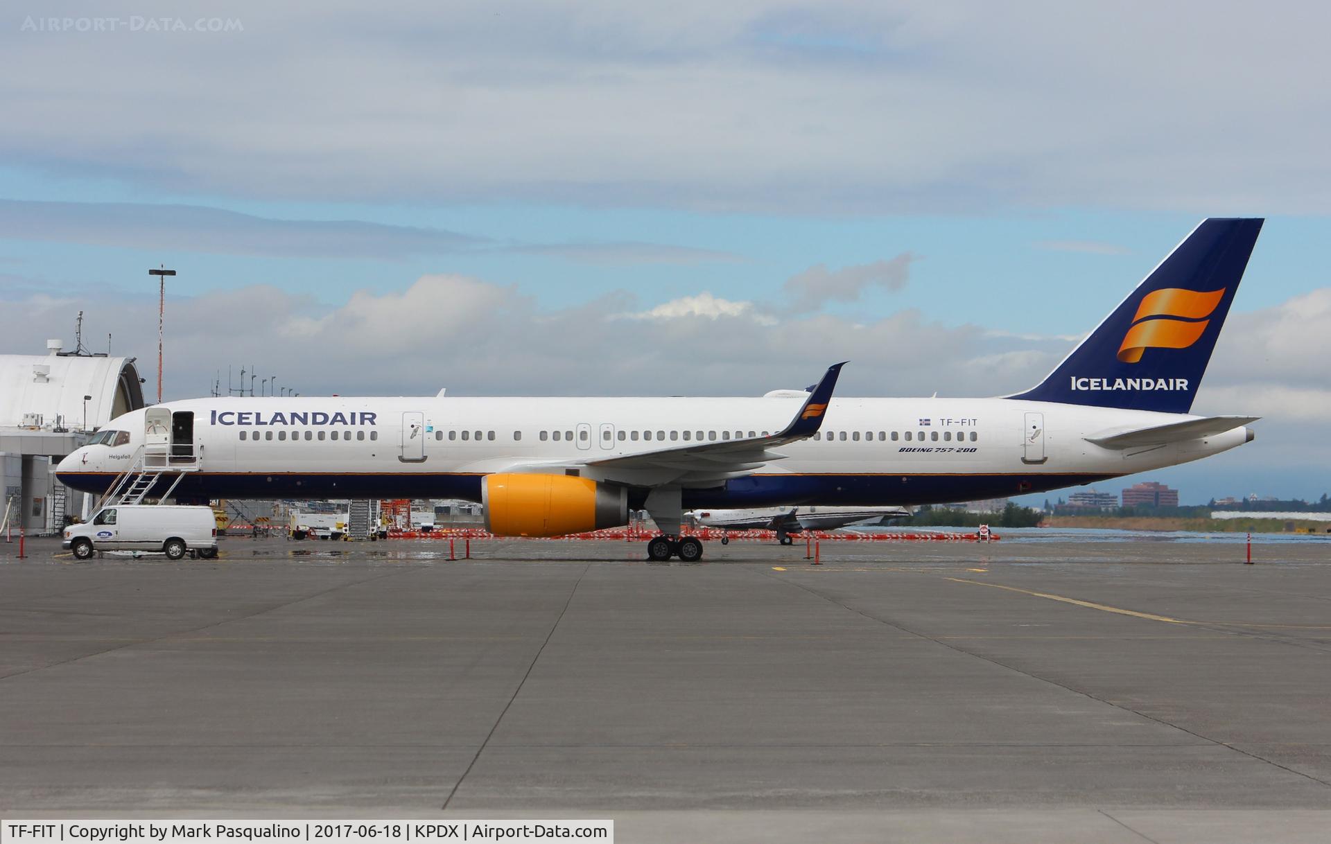 TF-FIT, 1994 Boeing 757-256 C/N 26244, Boeing 757-200